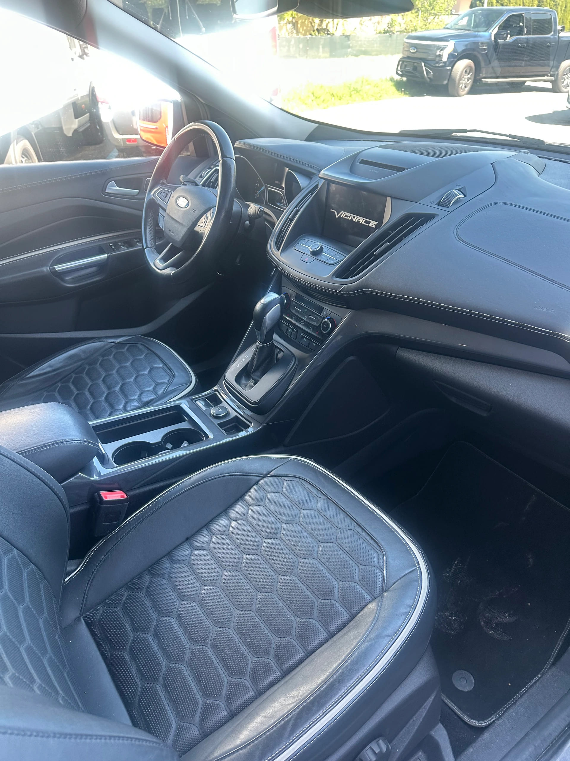 FORD Kuga 2.0 TDCi 180 Vignale FPS-image-14