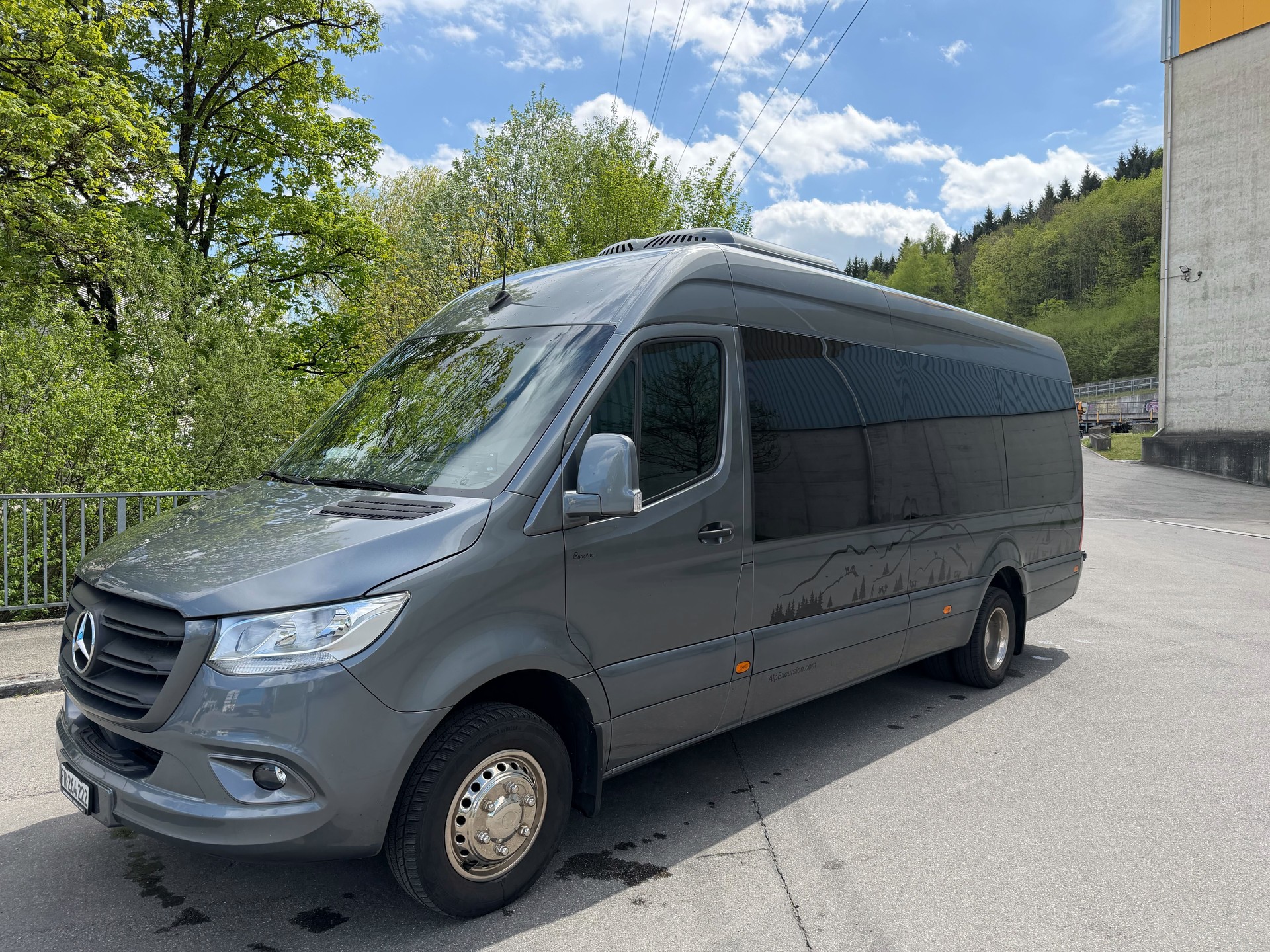 MERCEDES-BENZ Sprinter 519 CDI 19+1 seater-image-0