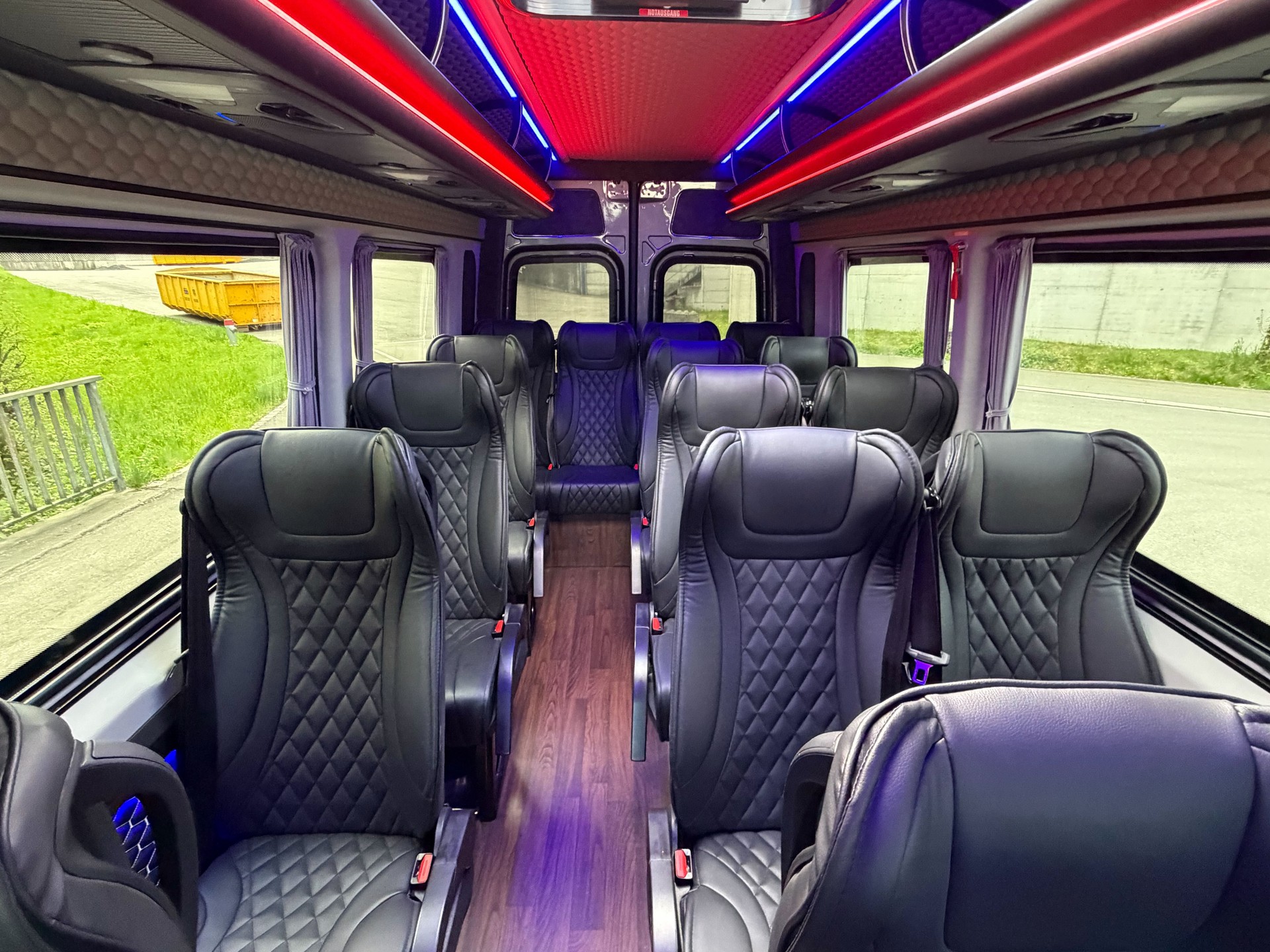 MERCEDES-BENZ Sprinter 519 CDI 19+1 seater-image-13