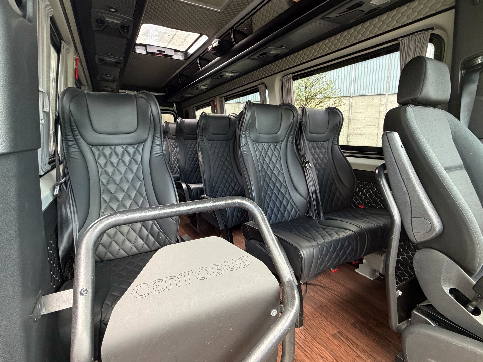 MERCEDES-BENZ Sprinter 519 CDI 19+1 seater-image-10