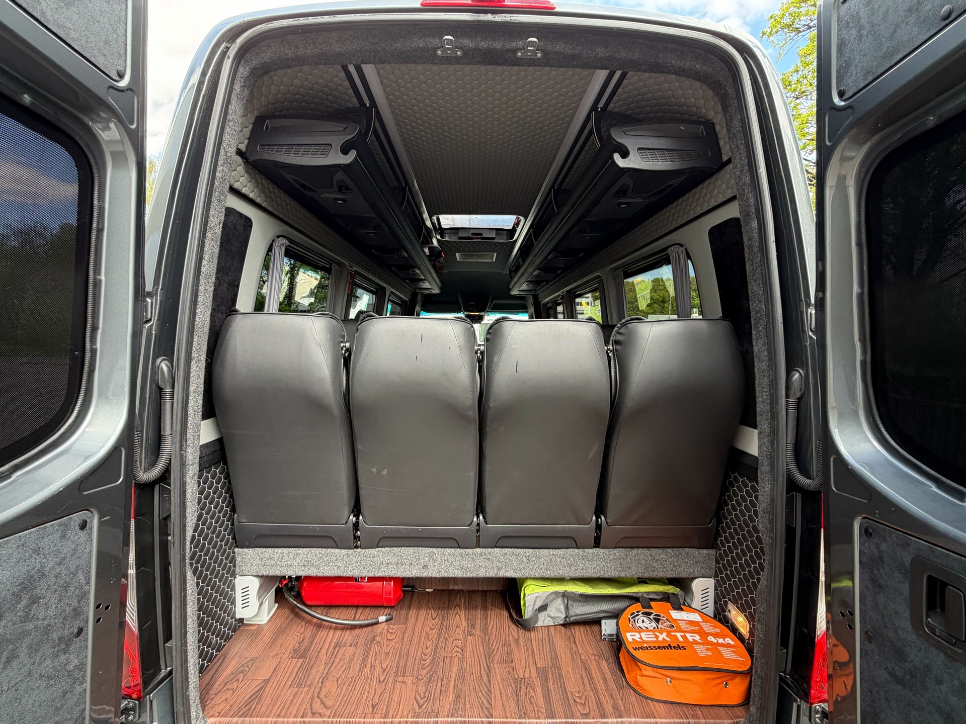 MERCEDES-BENZ Sprinter 519 CDI 19+1 seater-image-8
