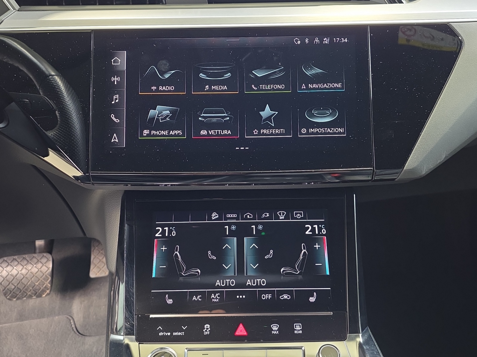 AUDI e-tron 55 Advanced quattro-image-11