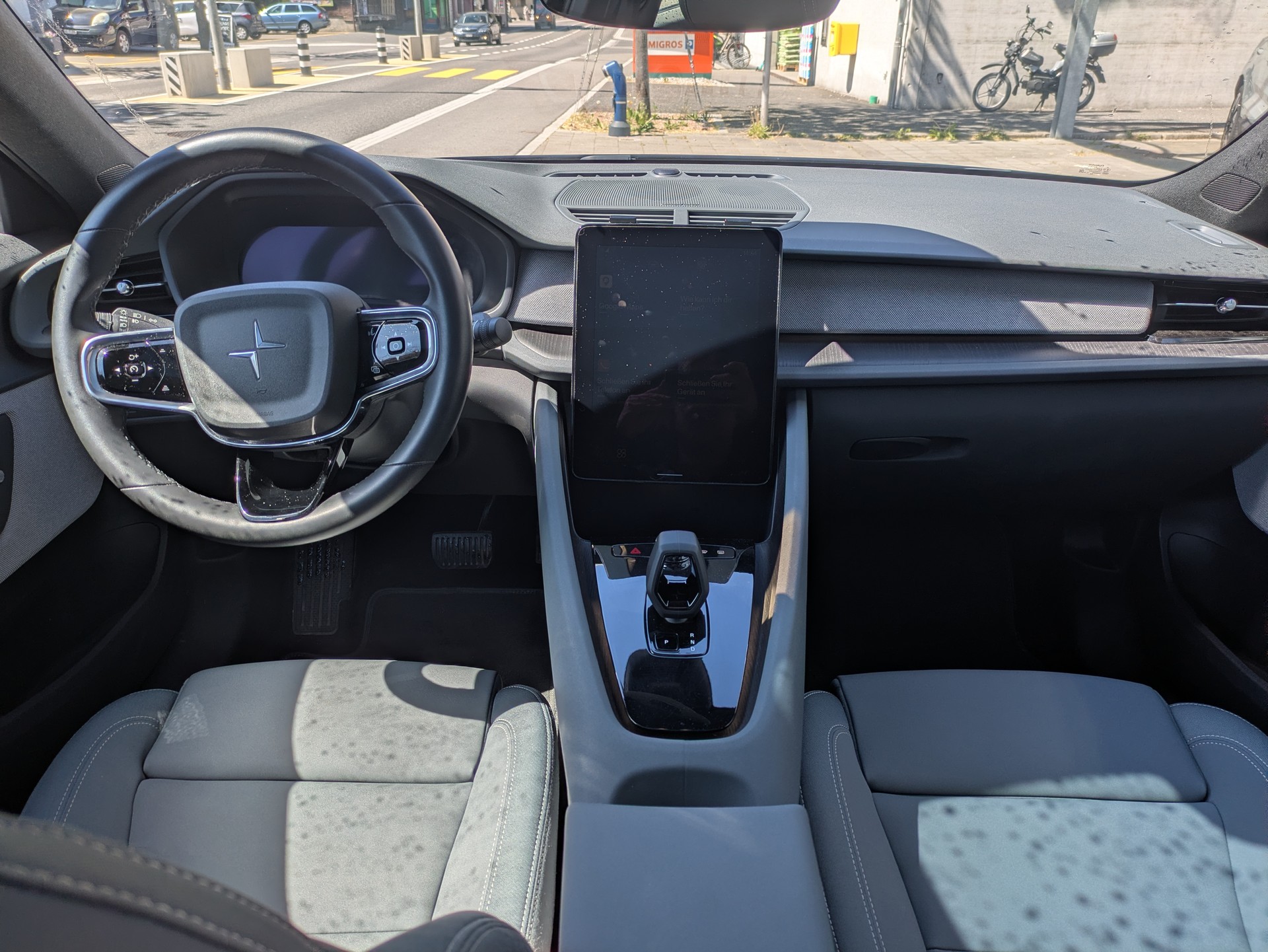 POLESTAR 2 Long Range Dual Motor-image-7