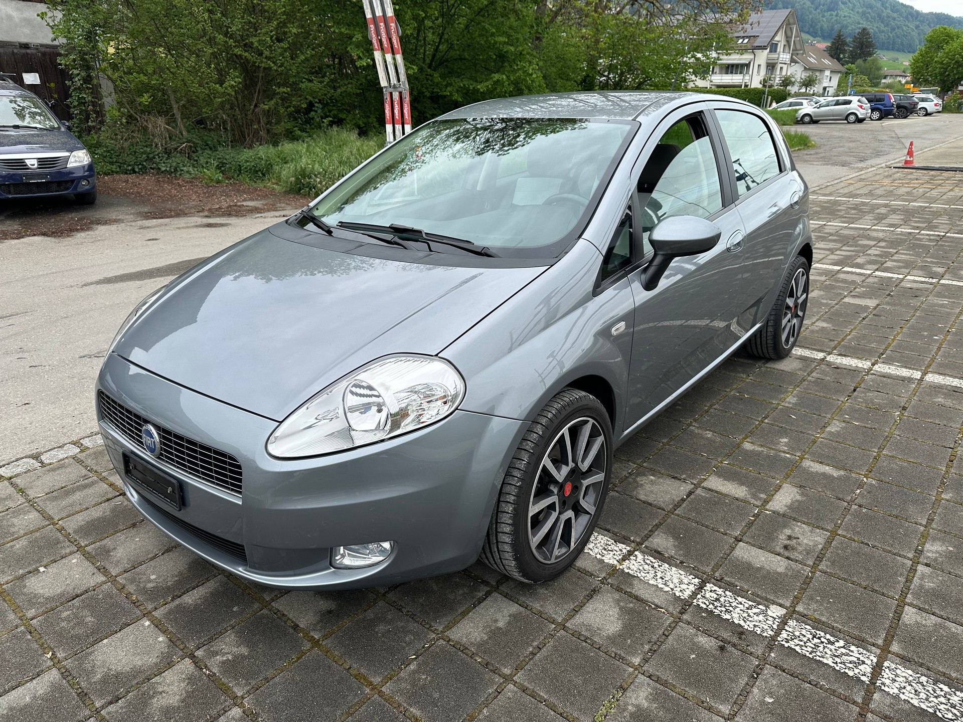 FIAT Punto 1.4 Dynamic Frisch ab MFK und grossem Service-image-1