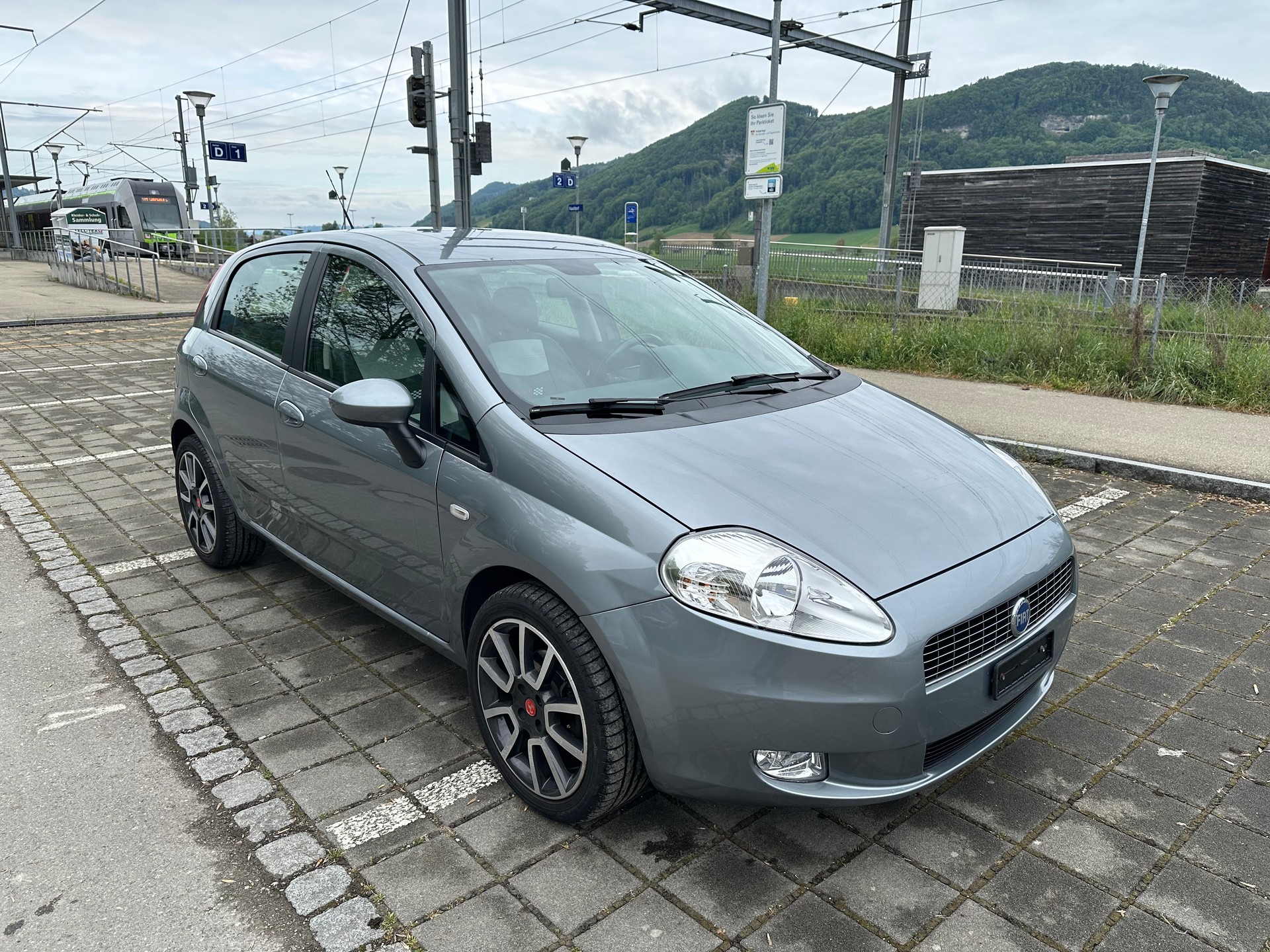 FIAT Punto 1.4 Dynamic Frisch ab MFK und grossem Service-image-3