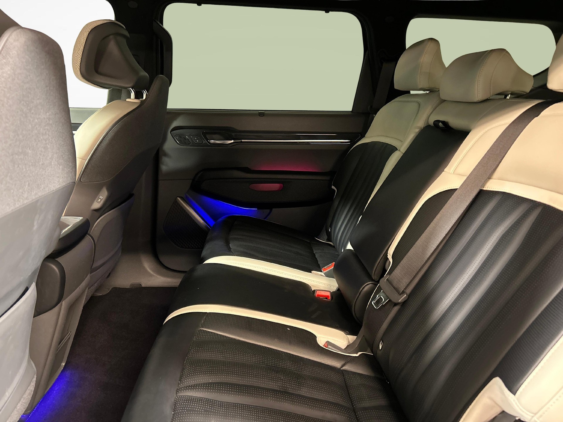 KIA EV9 99.8 kWh GT-Line 4x4-image-4