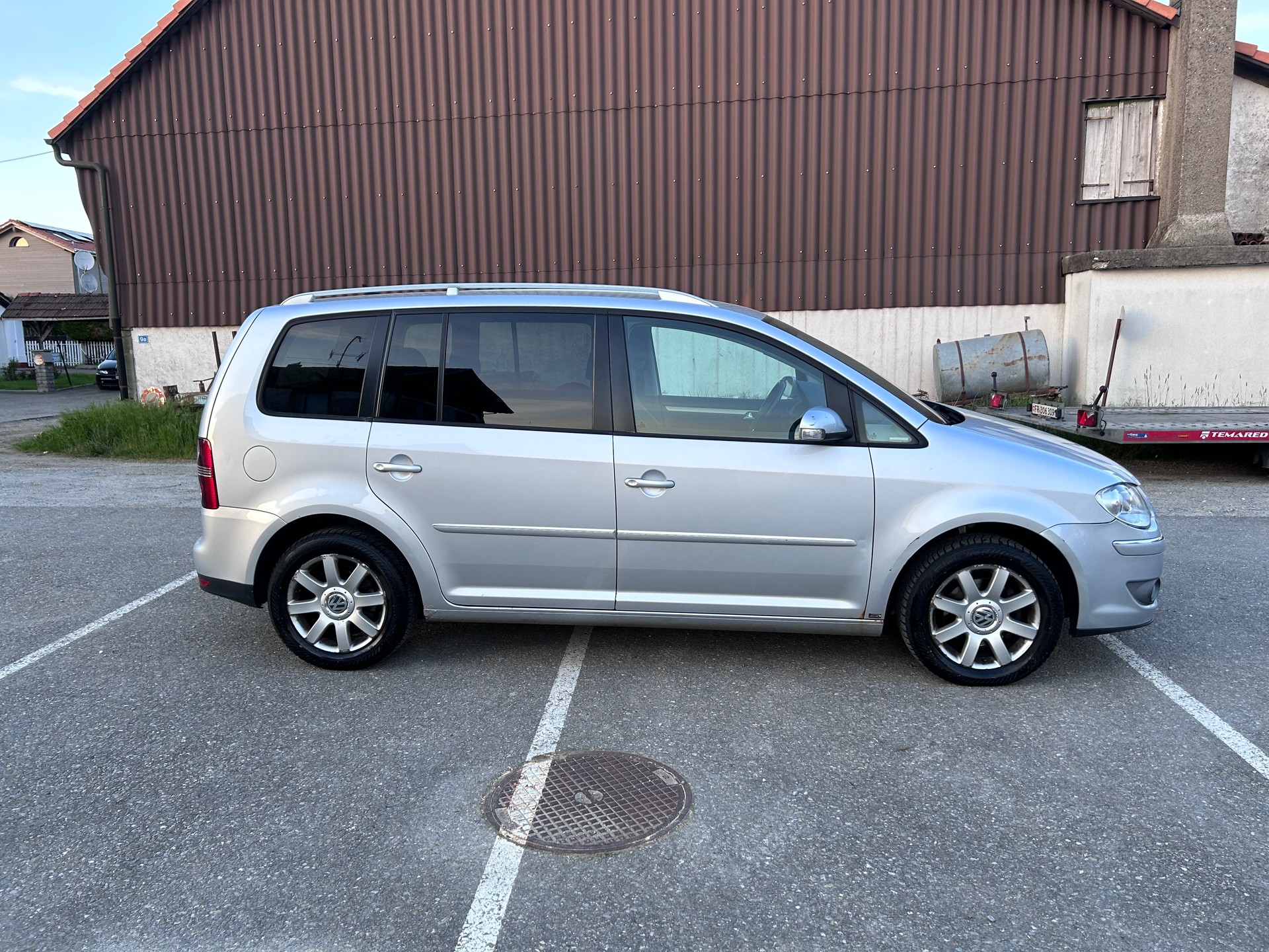 VW Touran 1.4 TSI Trendline-image-2