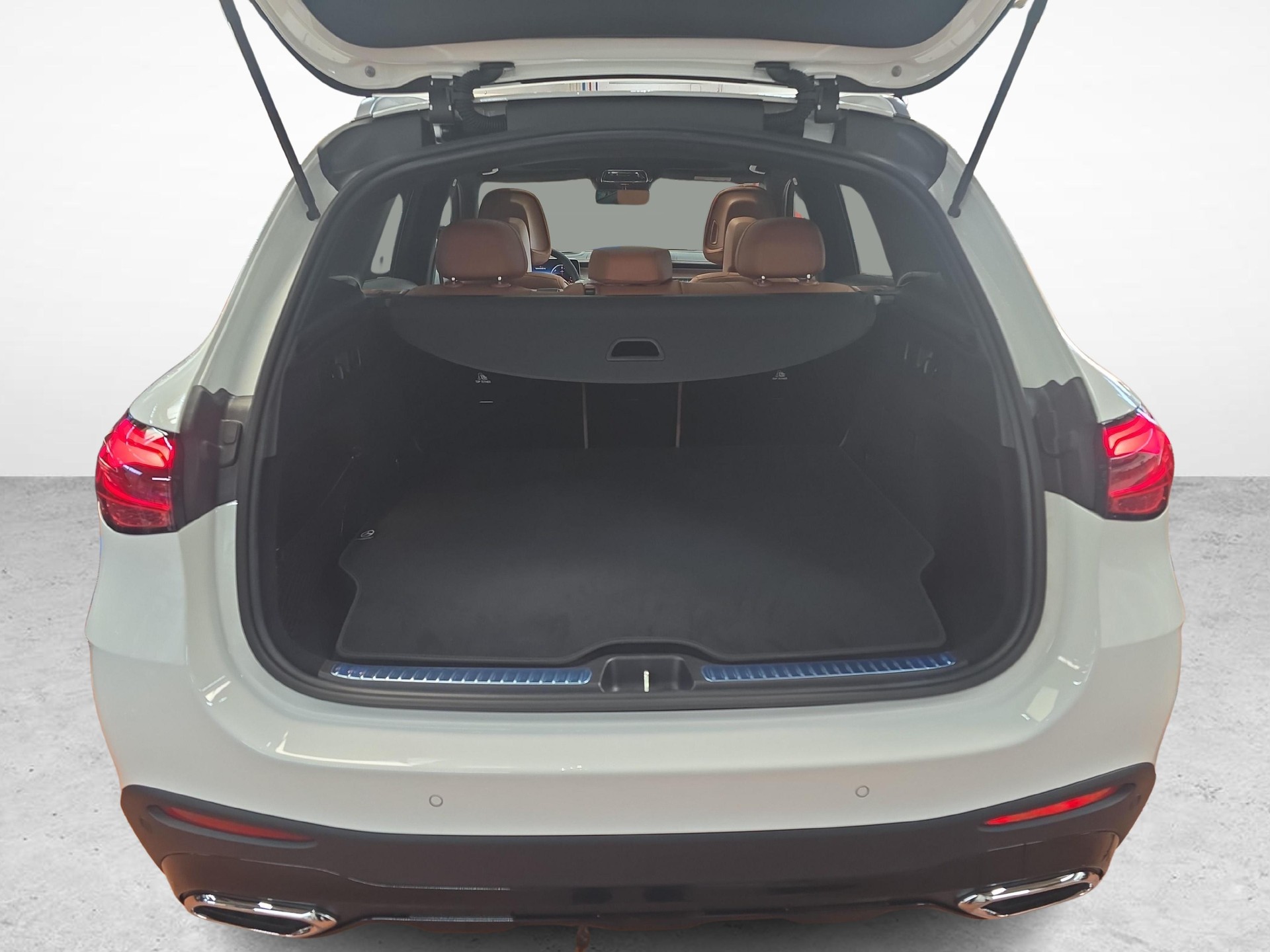 MERCEDES-BENZ GLC 400 e EQ Star AMG Line 4matic-image-9