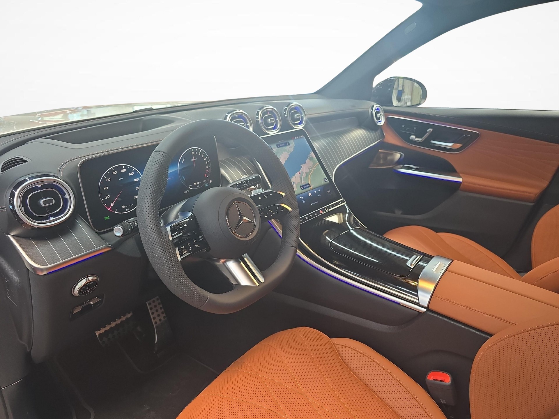 MERCEDES-BENZ GLC 400 e EQ Star AMG Line 4matic-image-4