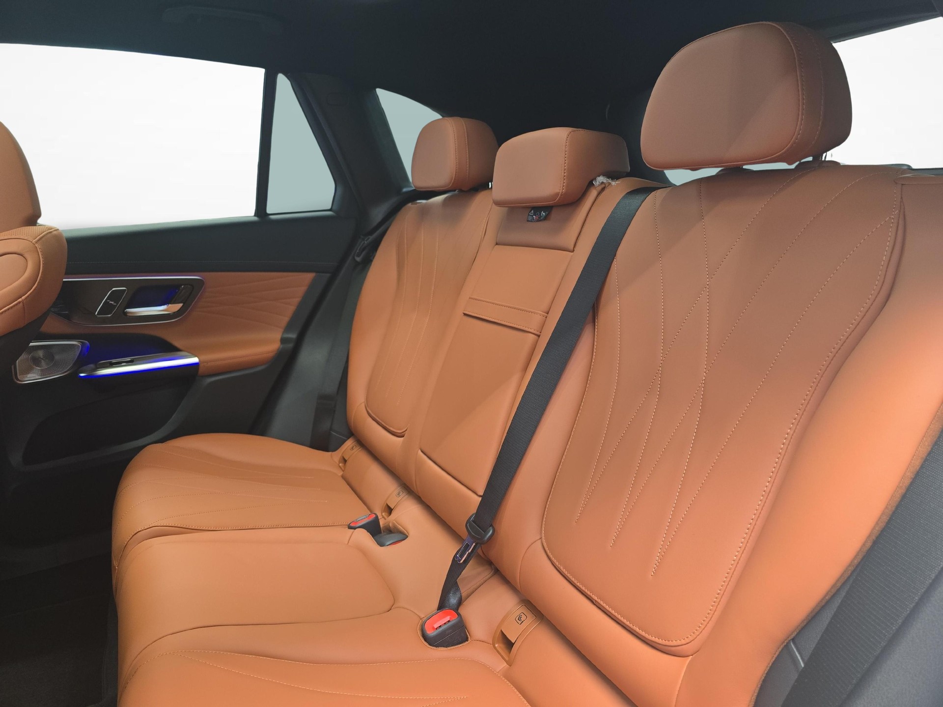 MERCEDES-BENZ GLC 400 e EQ Star AMG Line 4matic-image-8