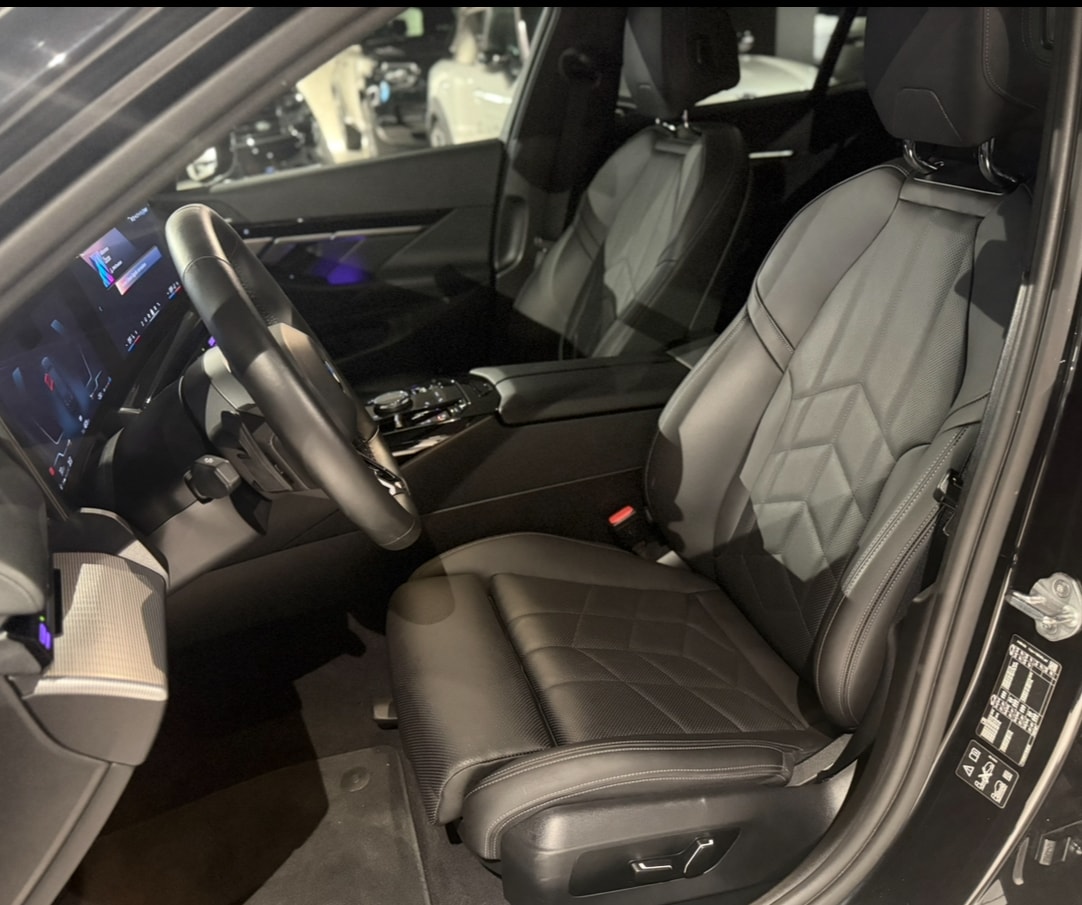 BMW 520d xDrive 48V M Sport Steptronic-image-5