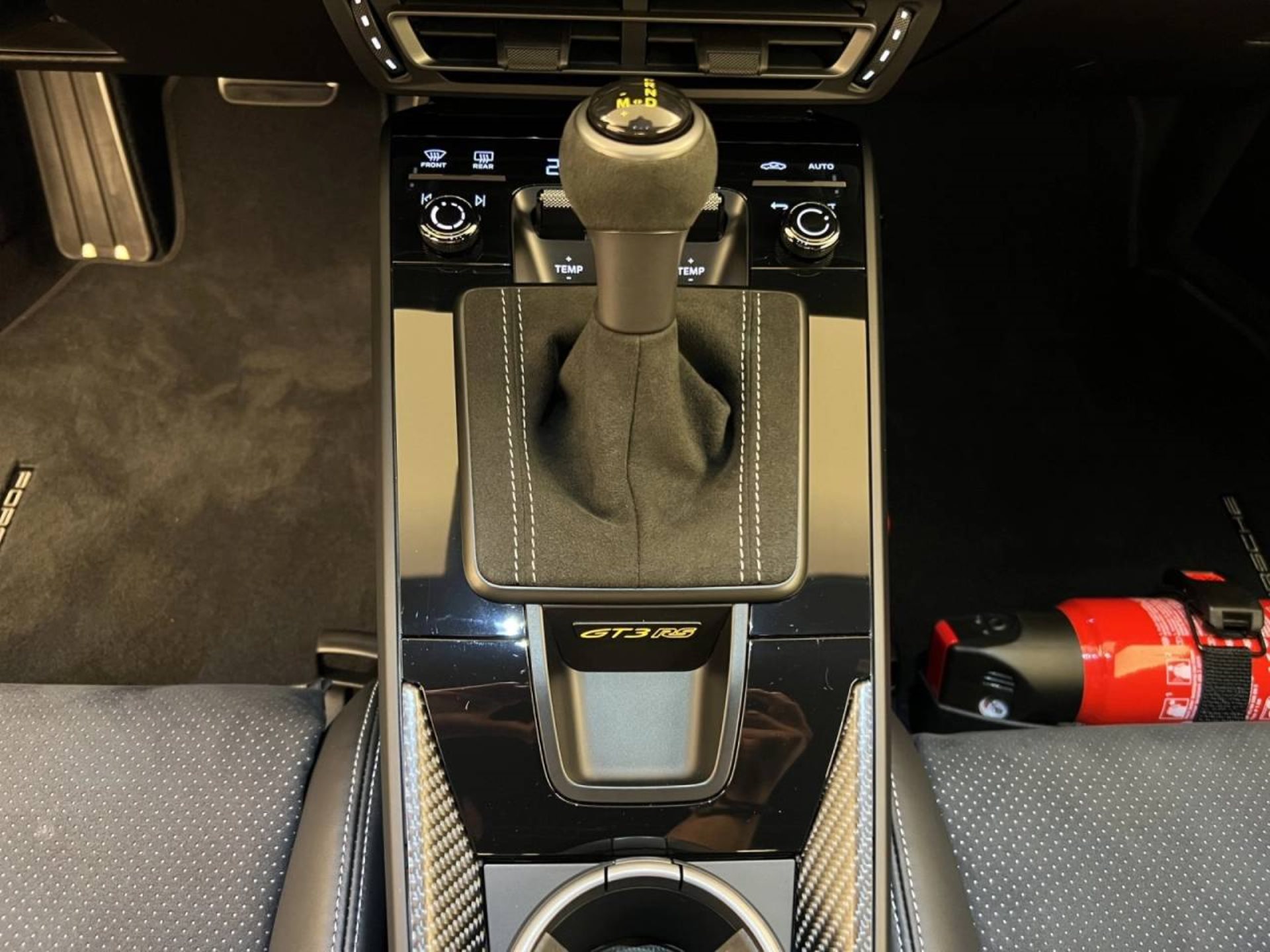 PORSCHE 911 GT3 RS-image-8