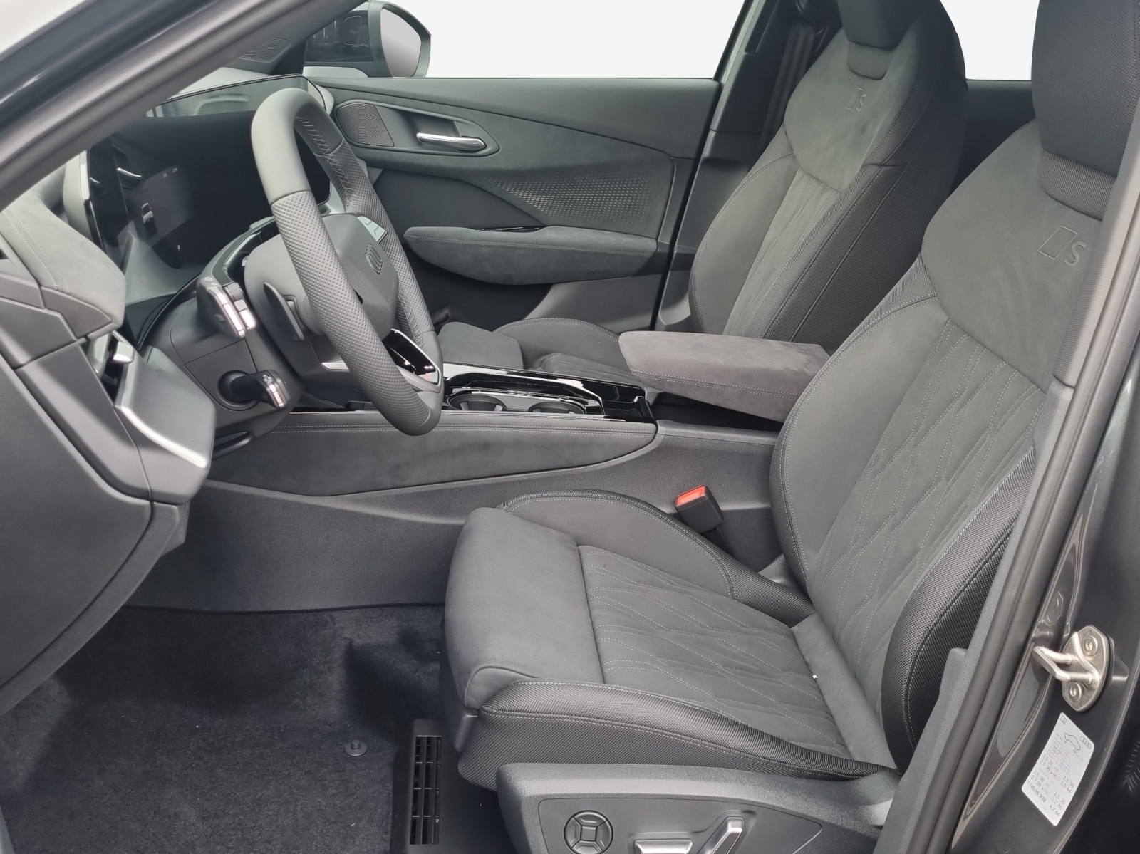 AUDI Q3 SUV e-hybrid 200 kW S tronig-image-7