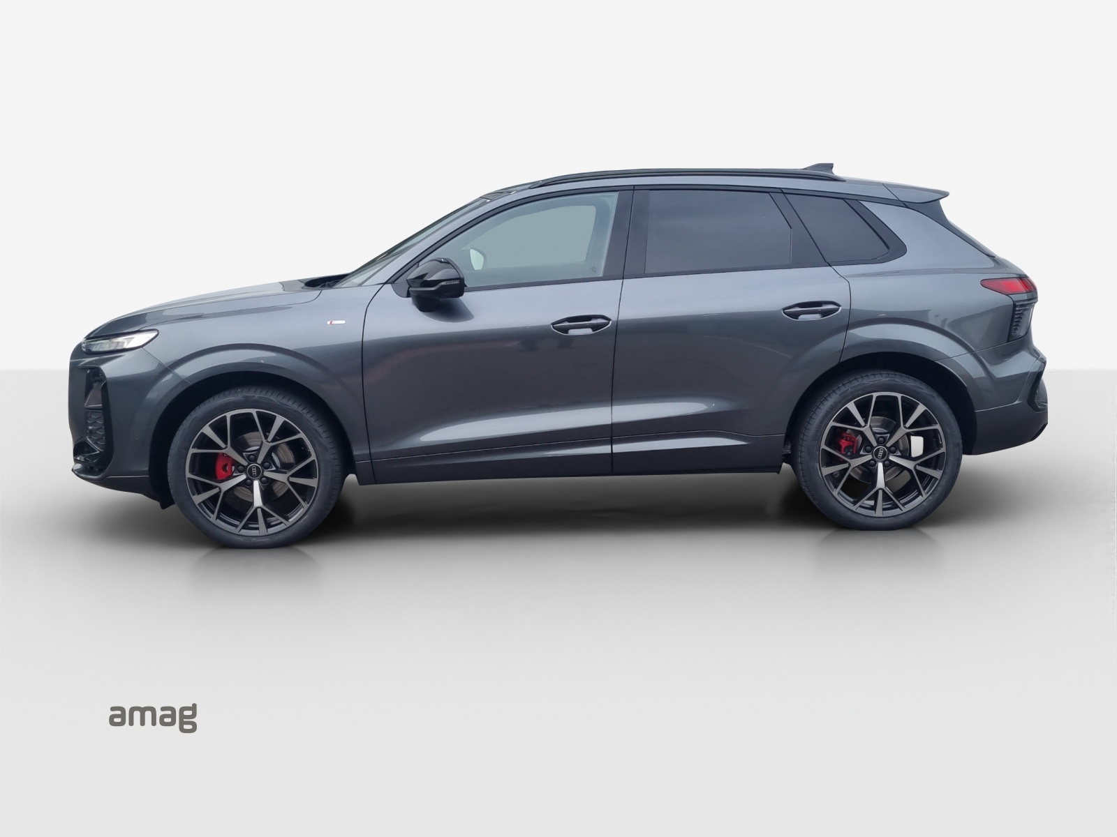 AUDI Q3 SUV e-hybrid 200 kW S tronig-image-1