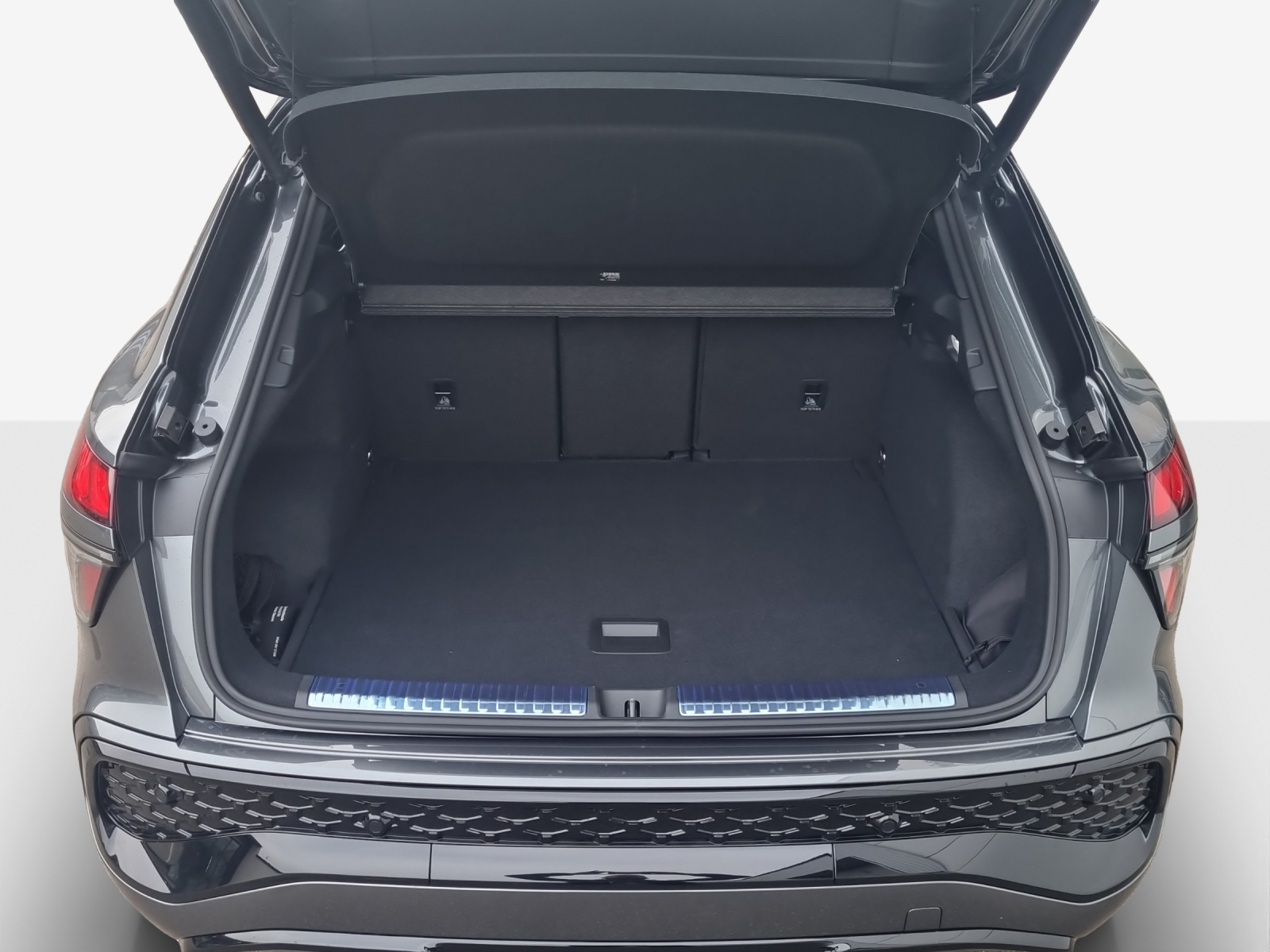 AUDI Q3 SUV e-hybrid 200 kW S tronig-image-12
