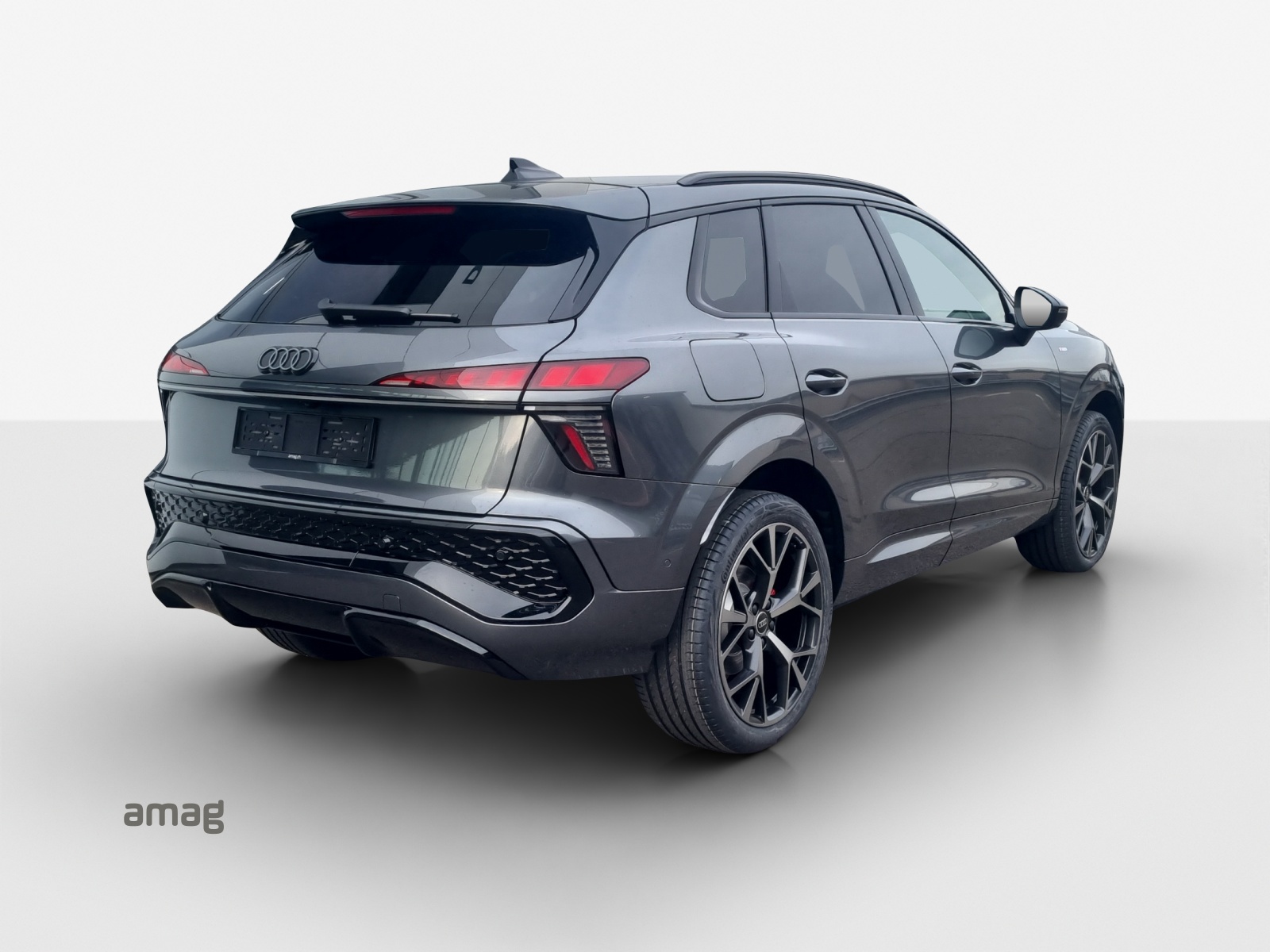 AUDI Q3 SUV e-hybrid 200 kW S tronig-image-4