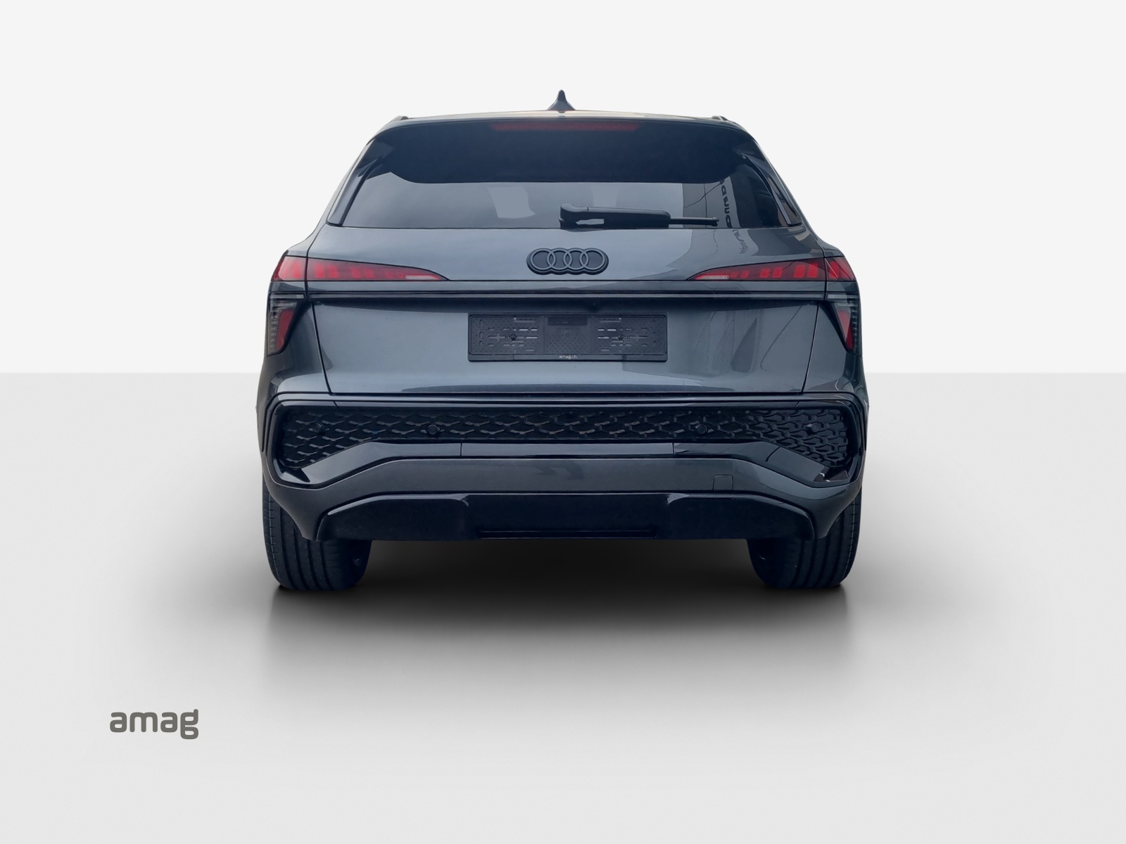 AUDI Q3 SUV e-hybrid 200 kW S tronig-image-3
