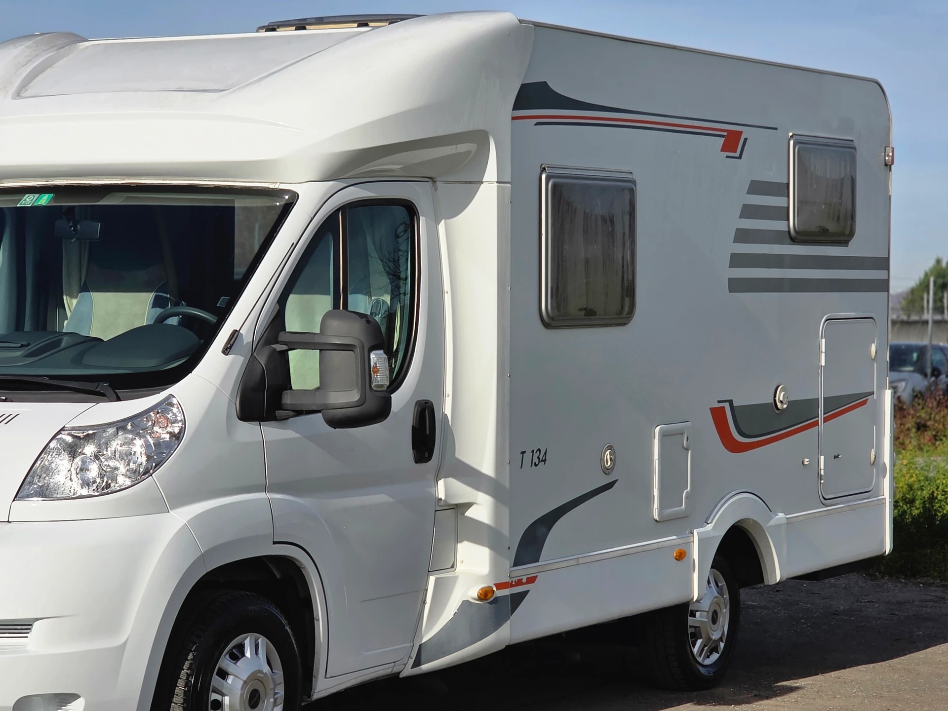 FIAT Ducato Capron Carado T134 Kompakt * Küche * Klima * WC/Dusche * TV * 2 Betten *-image-1