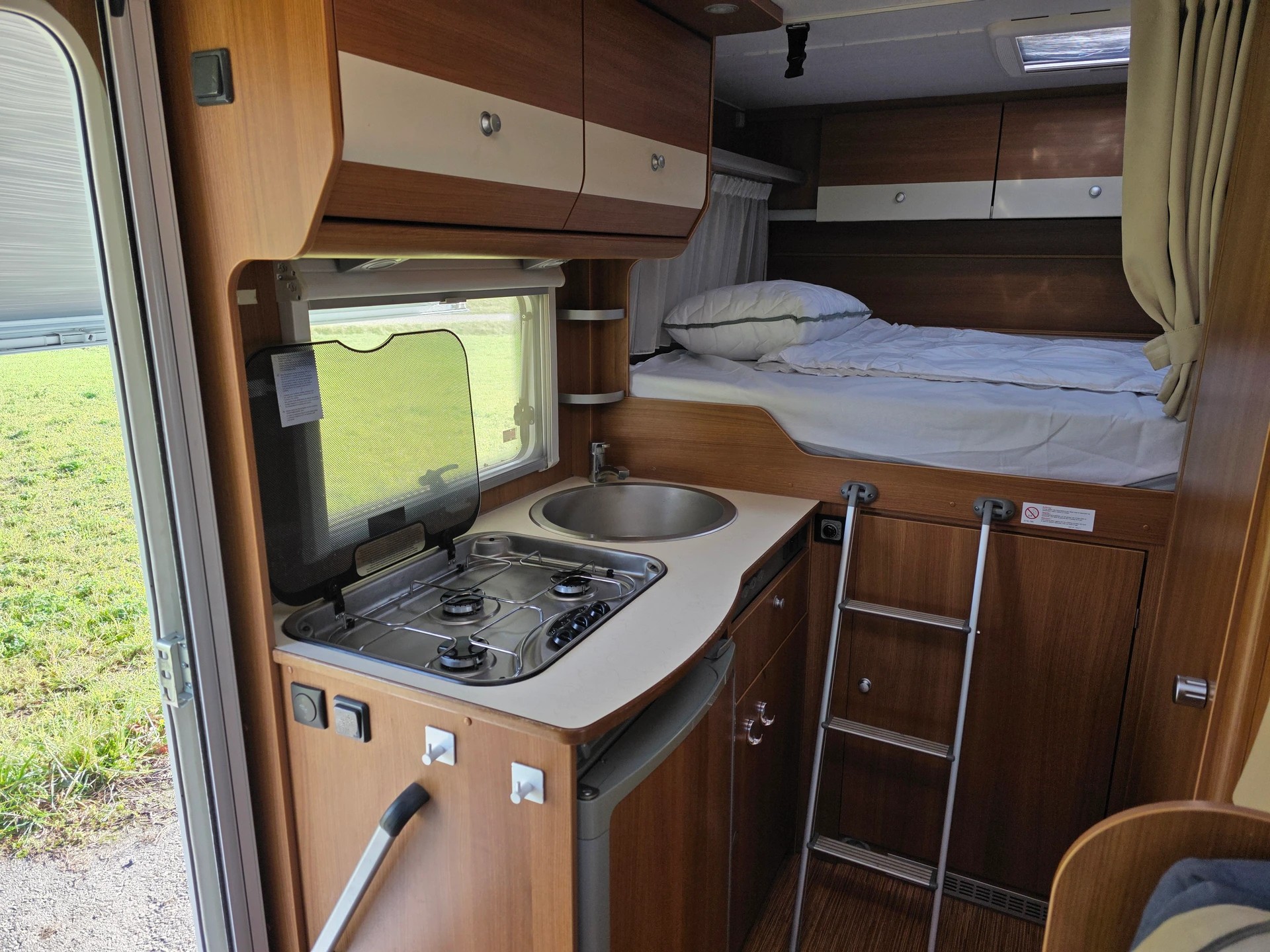 FIAT Ducato Capron Carado T134 Kompakt * Küche * Klima * WC/Dusche * TV * 2 Betten *-image-16