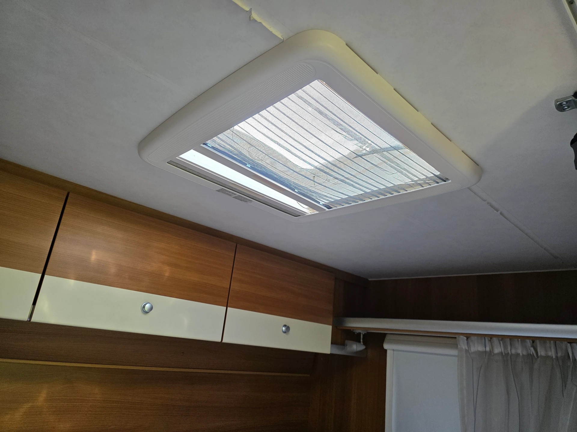 FIAT Ducato Capron Carado T134 Kompakt * Küche * Klima * WC/Dusche * TV * 2 Betten *-image-18