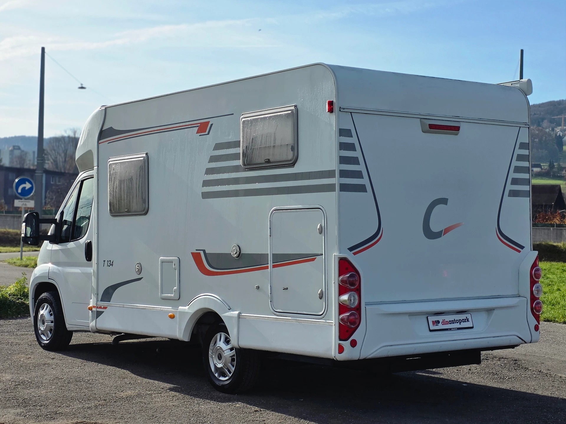 FIAT Ducato Capron Carado T134 Kompakt * Küche * Klima * WC/Dusche * TV * 2 Betten *-image-7