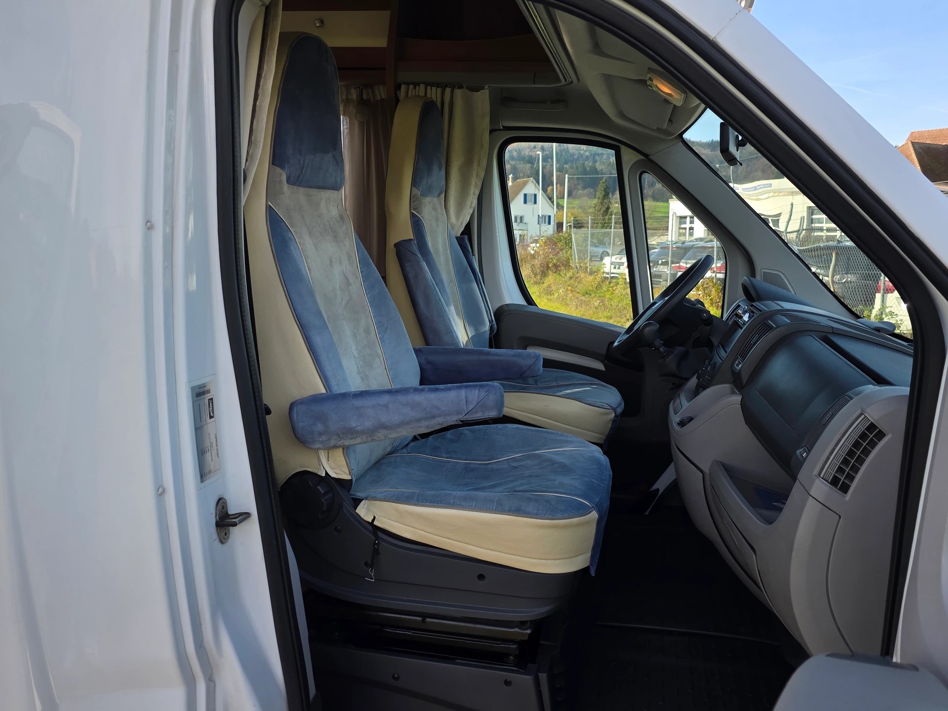 FIAT Ducato Capron Carado T134 Kompakt * Küche * Klima * WC/Dusche * TV * 2 Betten *-image-11