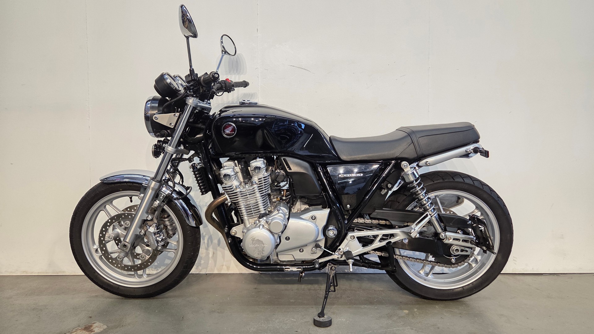 HONDA CB 1100 A ABS-showroom-element-1