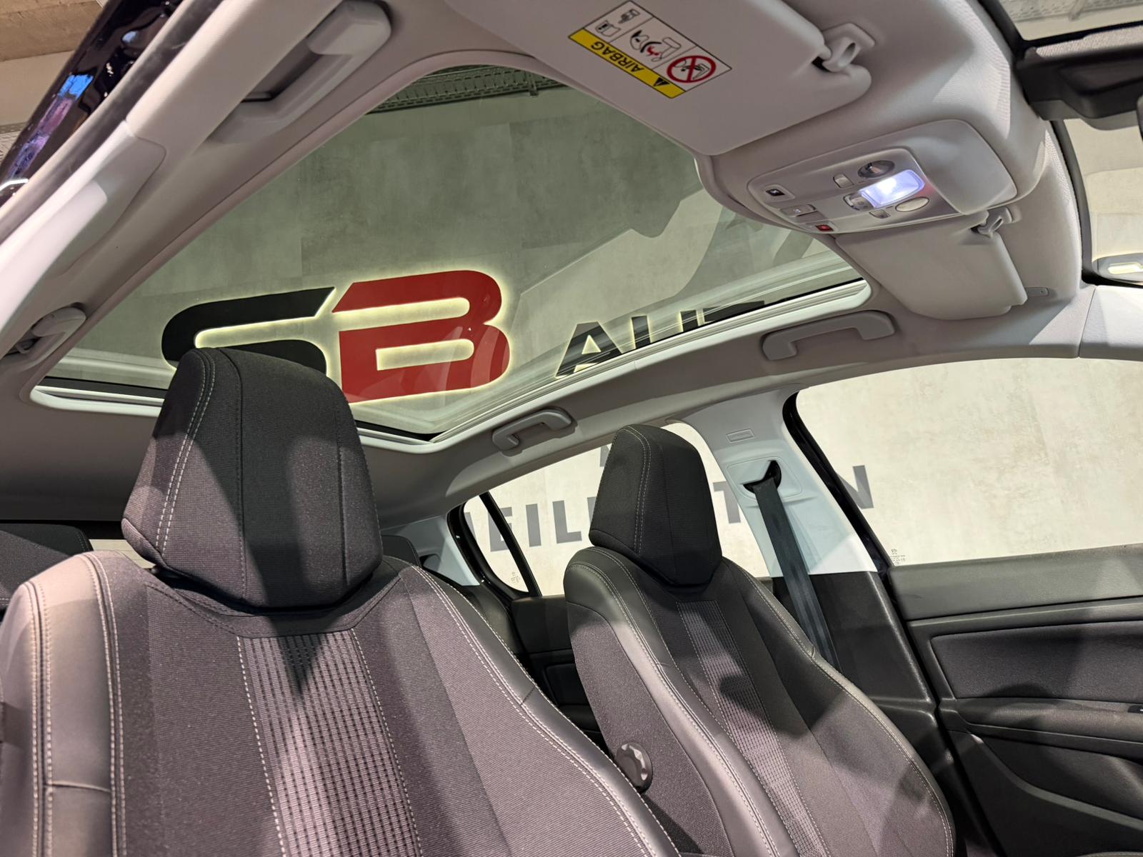 PEUGEOT 308 1.2 Pure Tech Tech Edition EAT8-image-16
