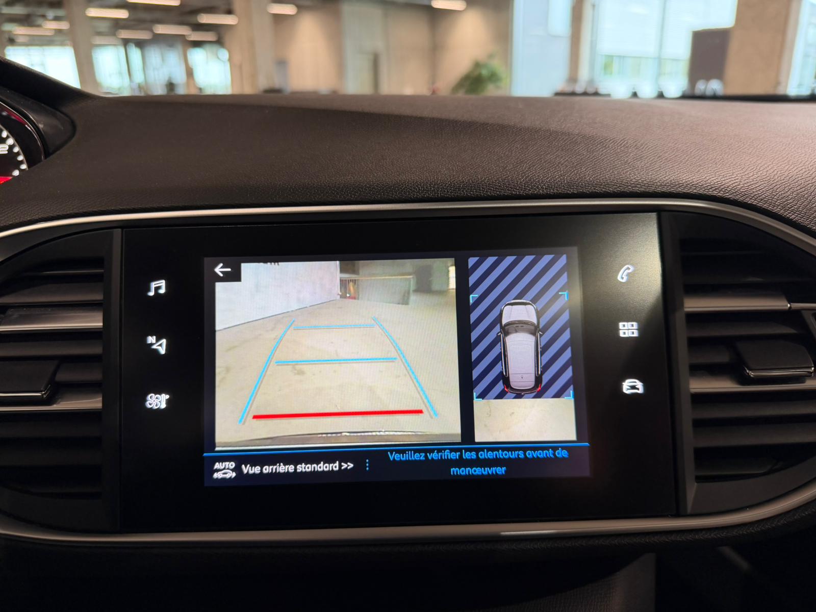 PEUGEOT 308 1.2 Pure Tech Tech Edition EAT8-image-22