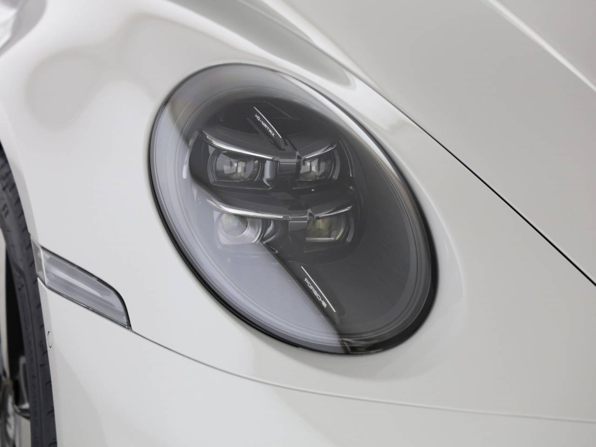 PORSCHE 911 Carrera 4S Cabriolet-image-9