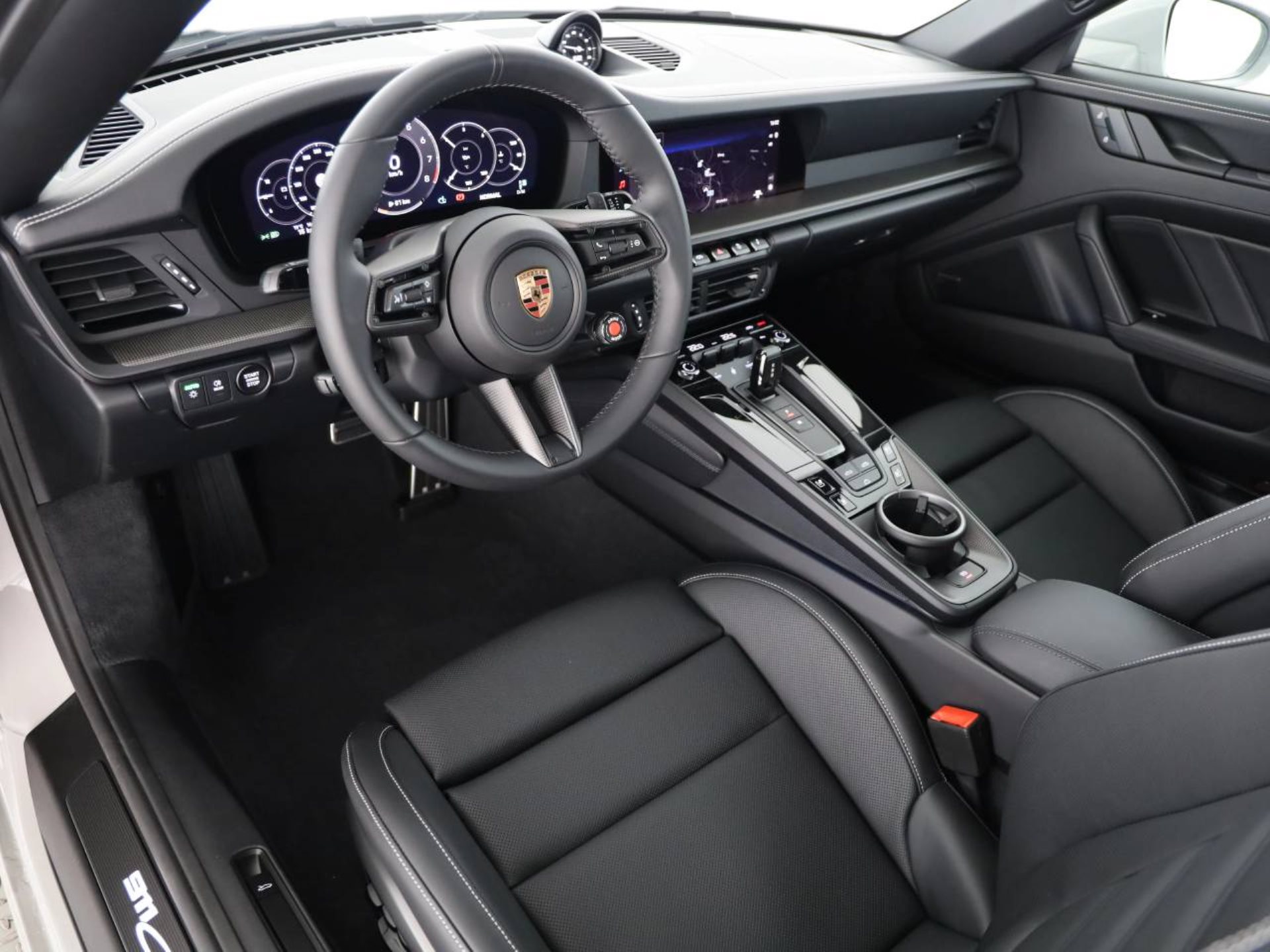 PORSCHE 911 Carrera 4S Cabriolet-image-10