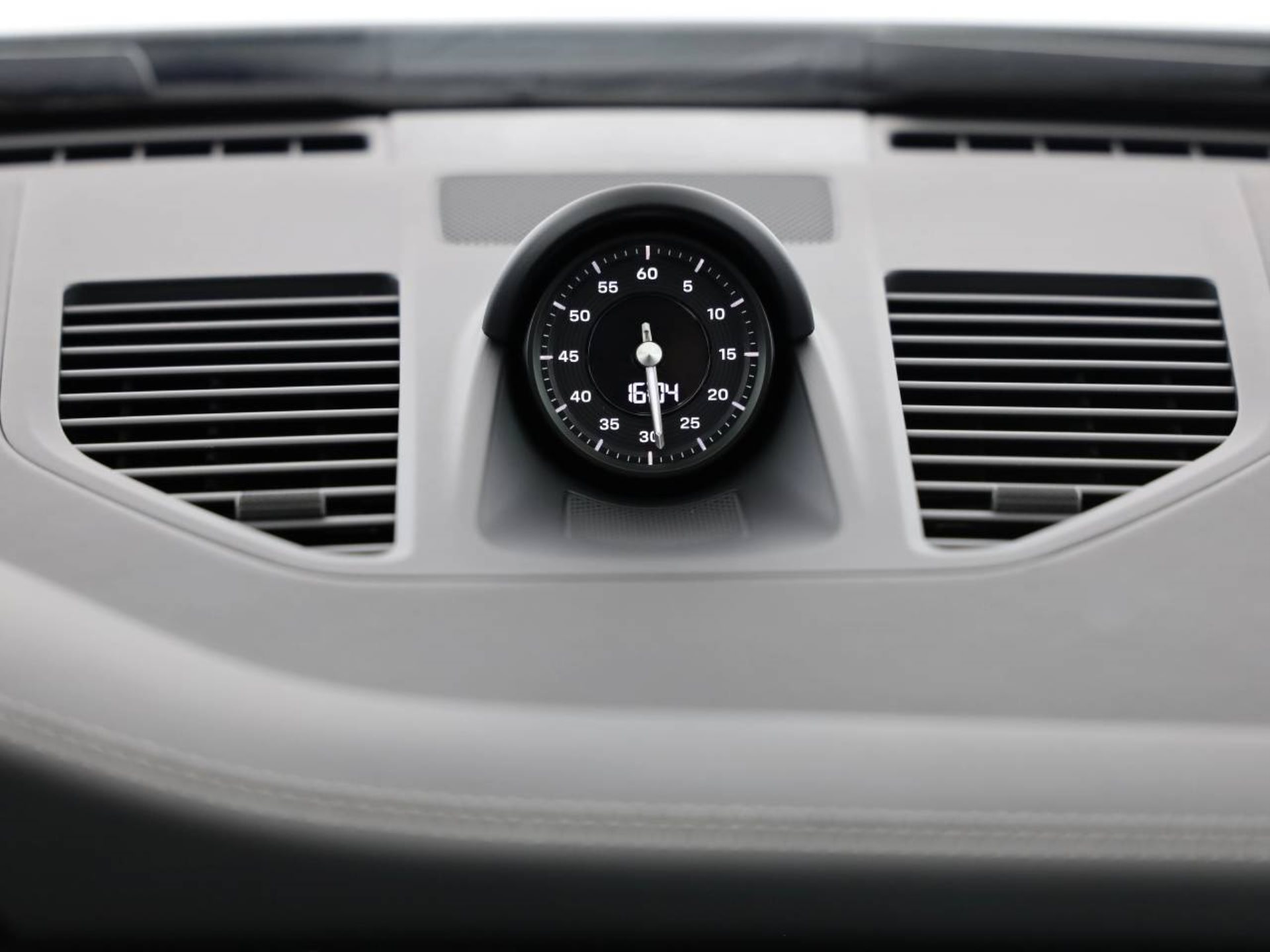 PORSCHE 911 Carrera 4S Cabriolet-image-12