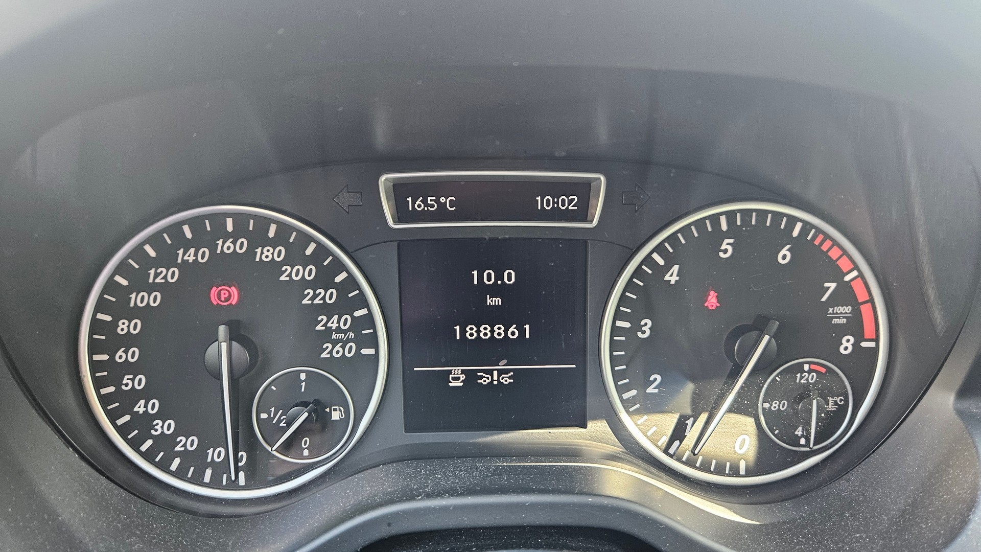 MERCEDES-BENZ A 180-image-5