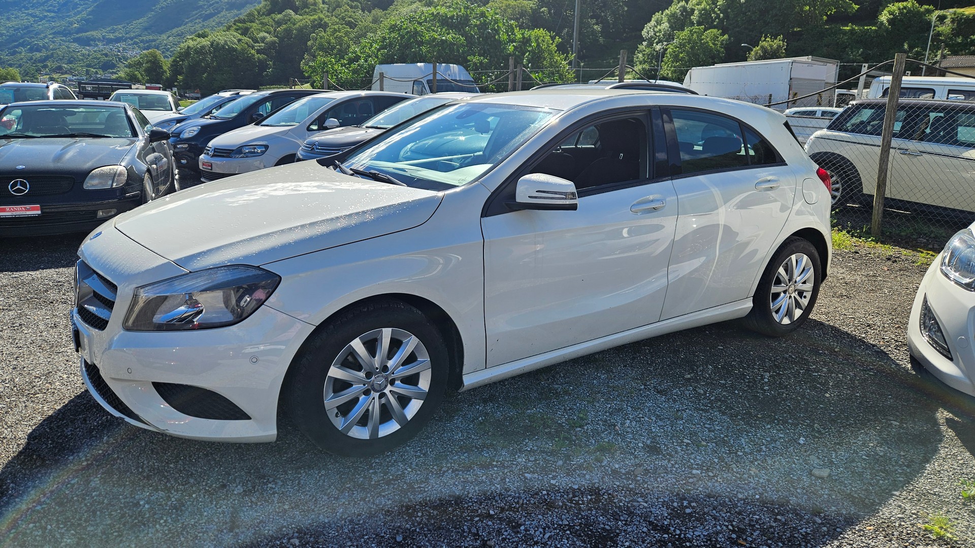 MERCEDES-BENZ A 180-image-1