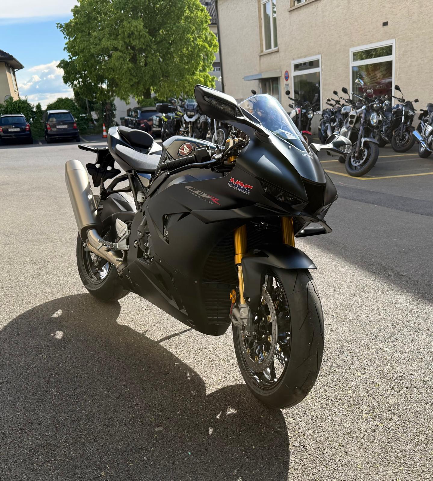HONDA CBR 1000 RR-R Fireblade SP-showroom-element-1