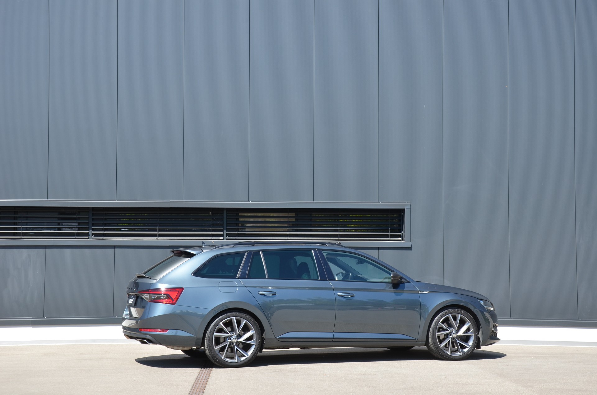 SKODA Superb Combi 2.0 TSI SportLine Plus 4x4 DSG-showroom-element-3