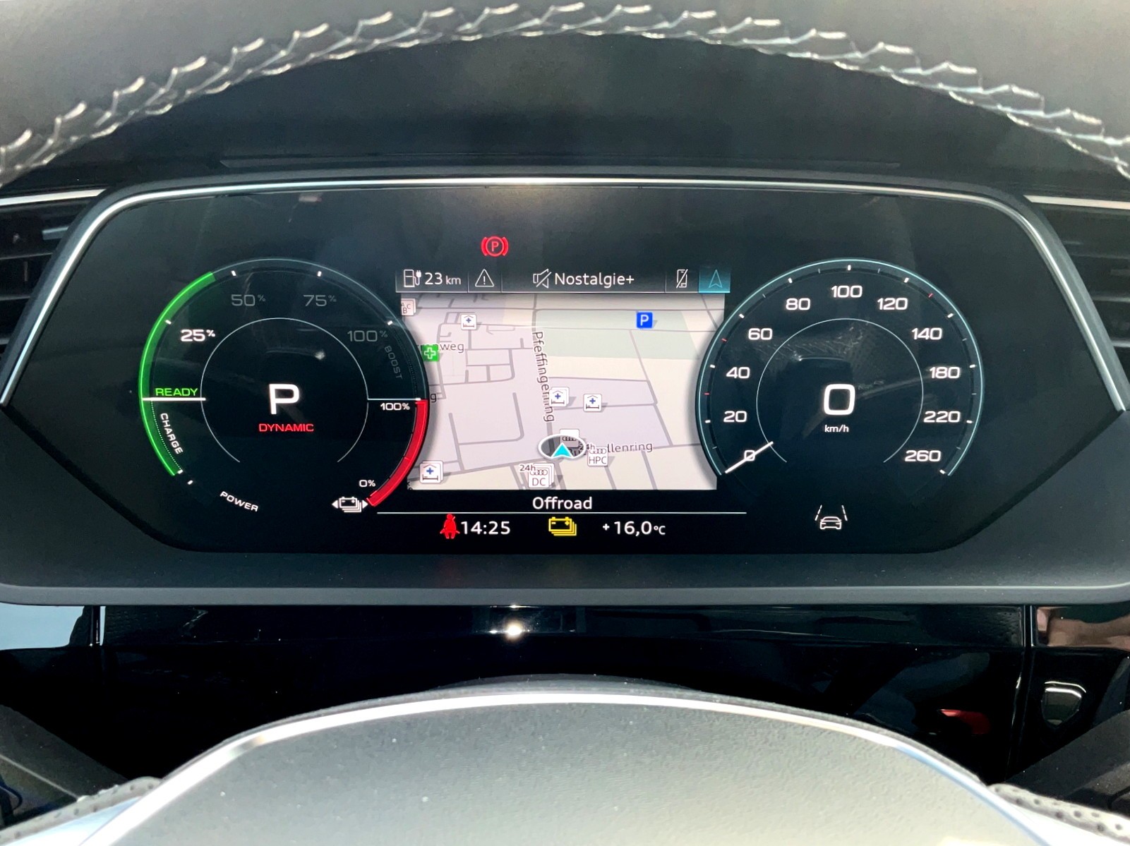 AUDI Q8 50 e-tron S line quattro-image-7