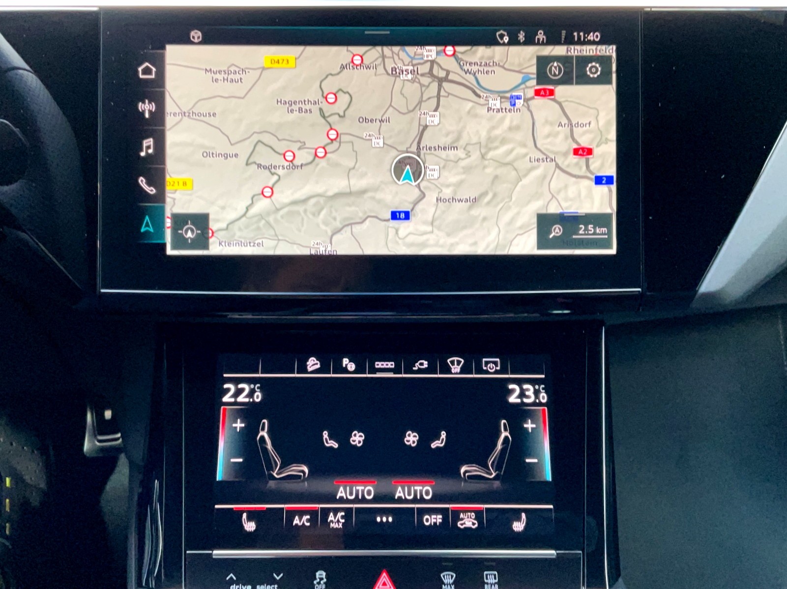 AUDI Q8 50 e-tron S line quattro-image-8