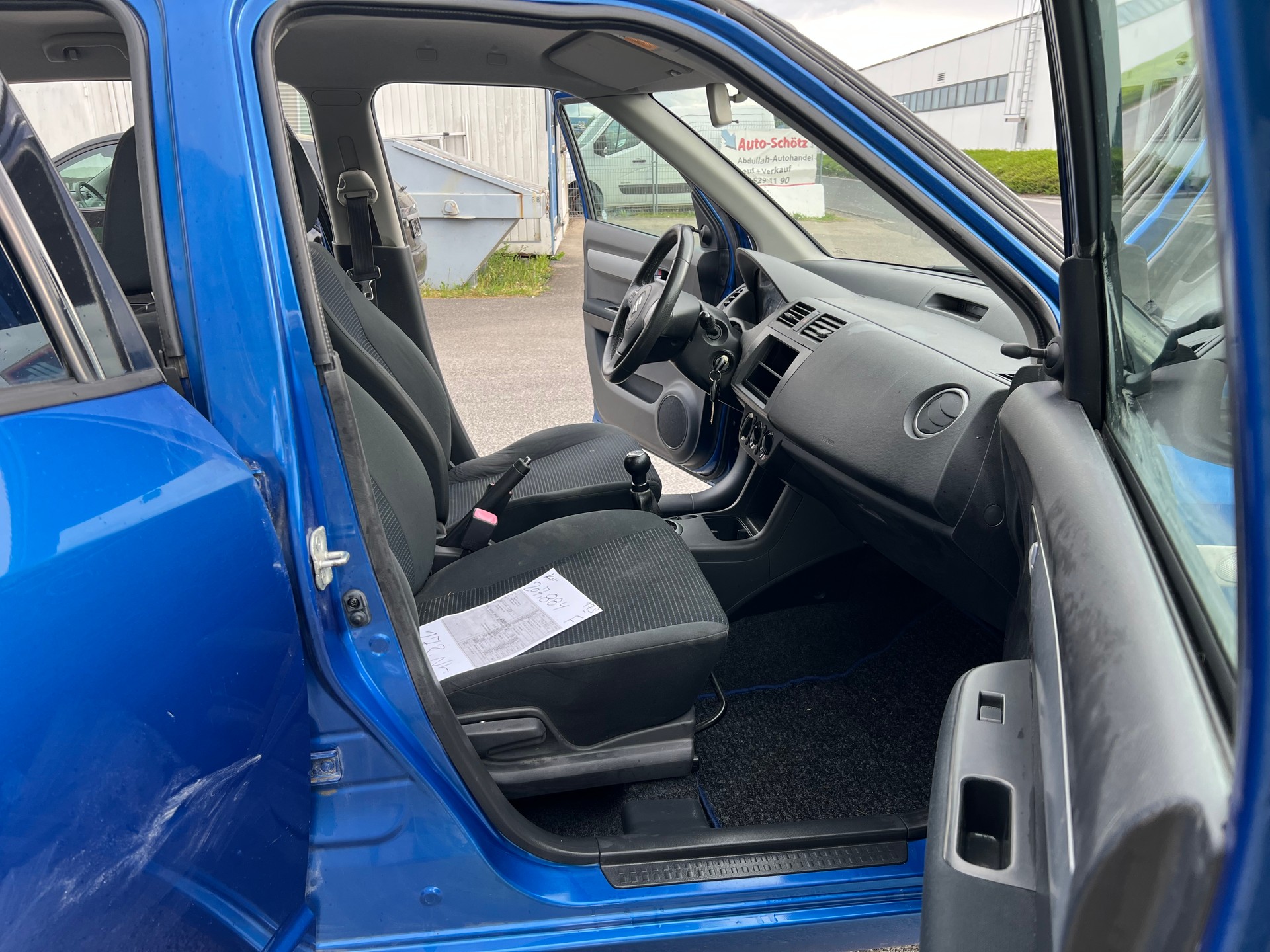 SUZUKI Swift 1.3i 16V GL-image-11