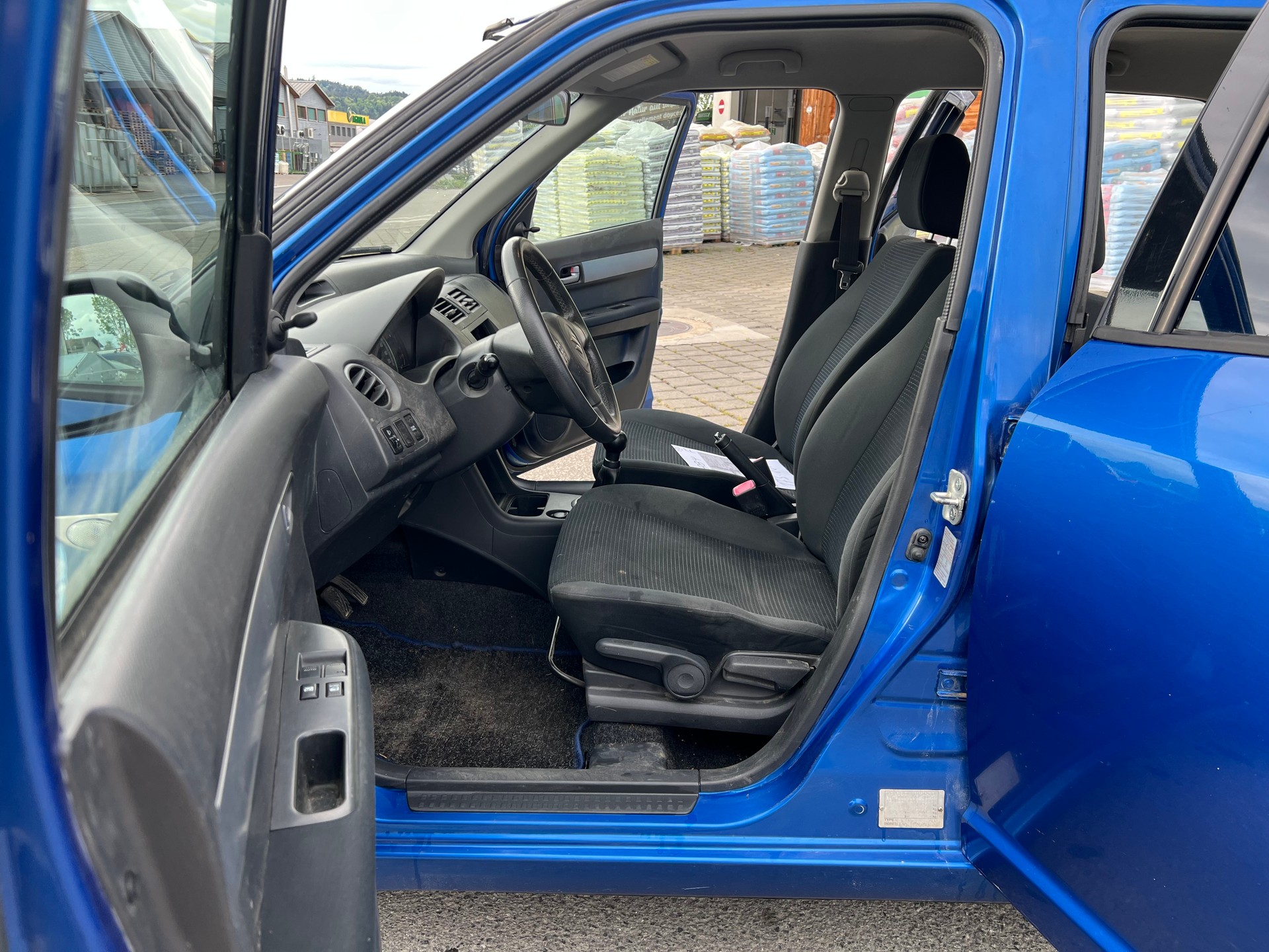 SUZUKI Swift 1.3i 16V GL-image-7