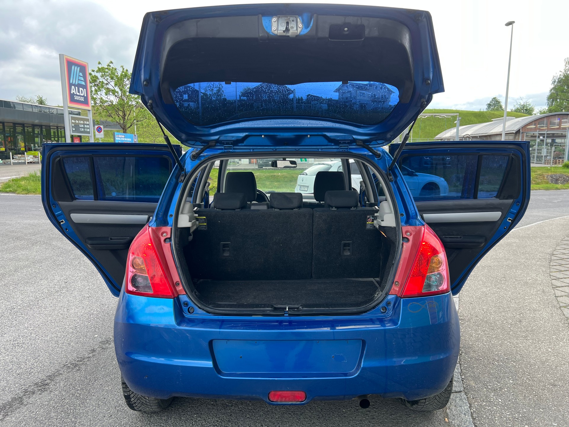 SUZUKI Swift 1.3i 16V GL-image-9