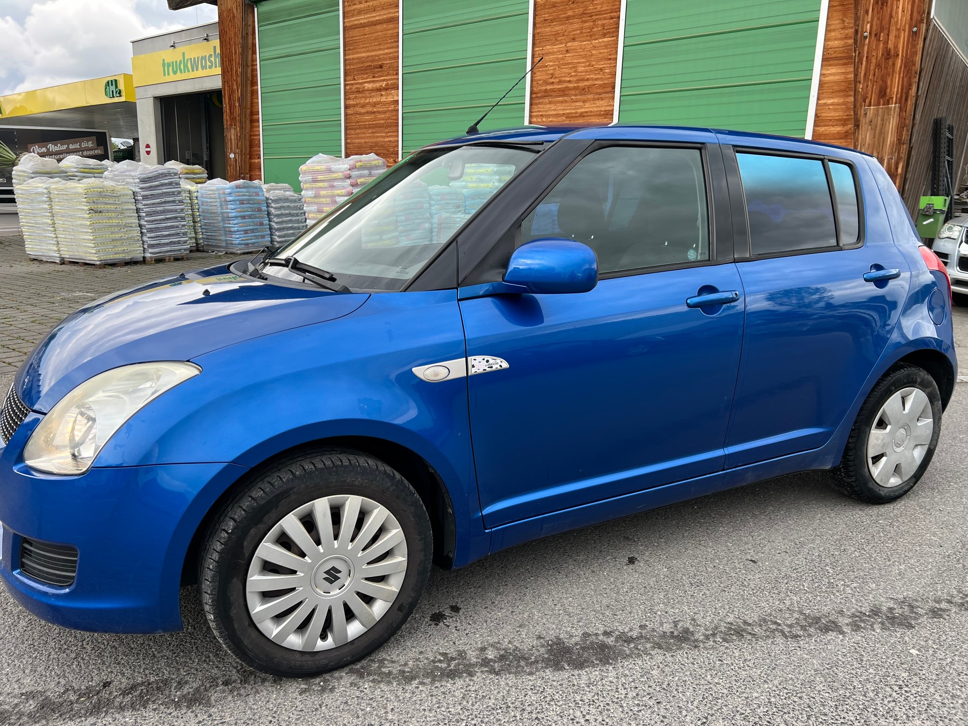 SUZUKI Swift 1.3i 16V GL-image-2
