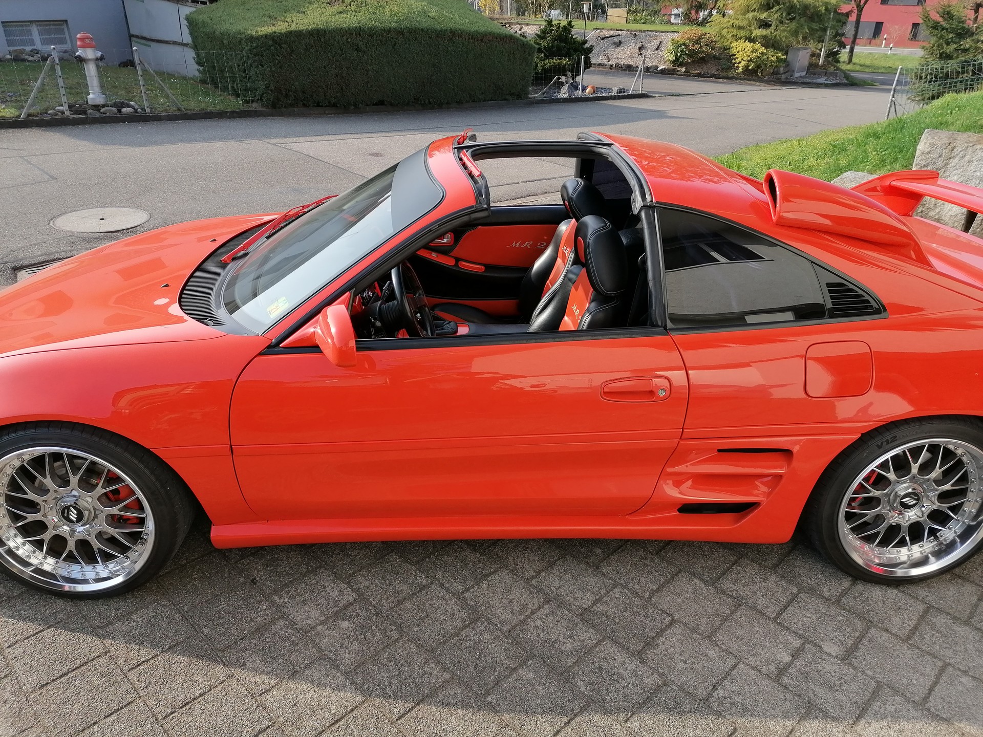 TOYOTA MR2-image-3