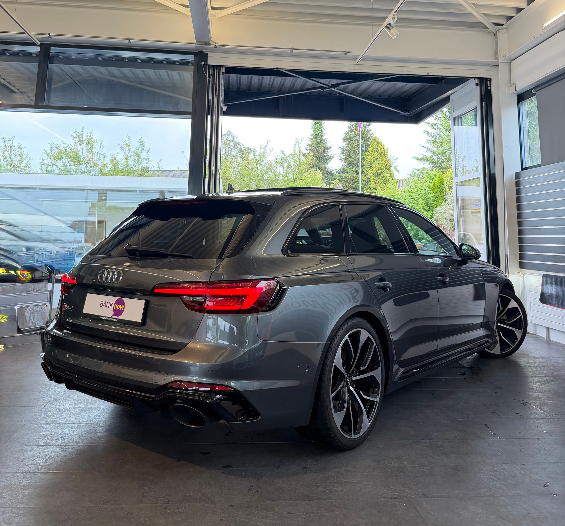 AUDI RS4 Avant 2.9 V6 TFSI quattro T-Tronic-image-4