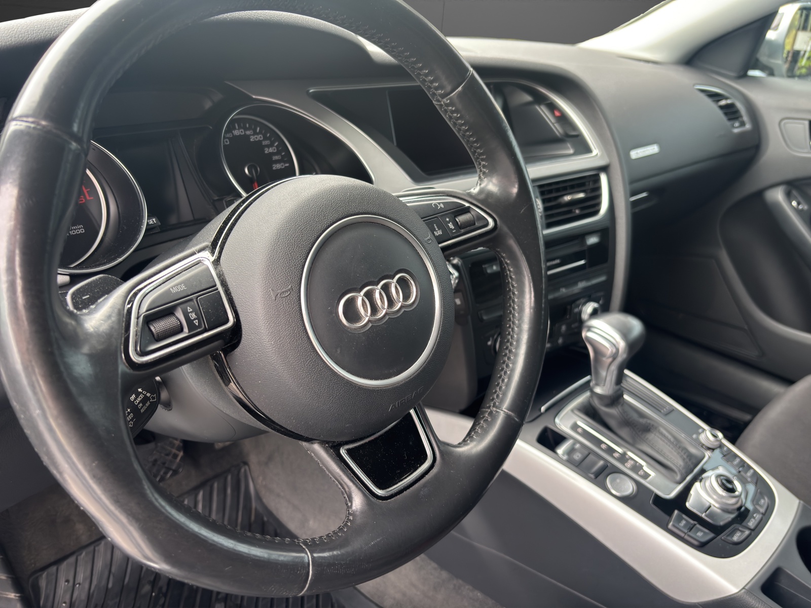 AUDI A5 Sportback 2.0 TDI quattro S-tronic-image-4