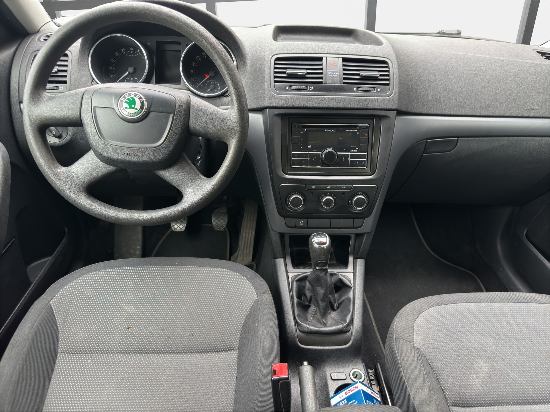 SKODA Yeti 2.0 TDI Active 4x4-image-8
