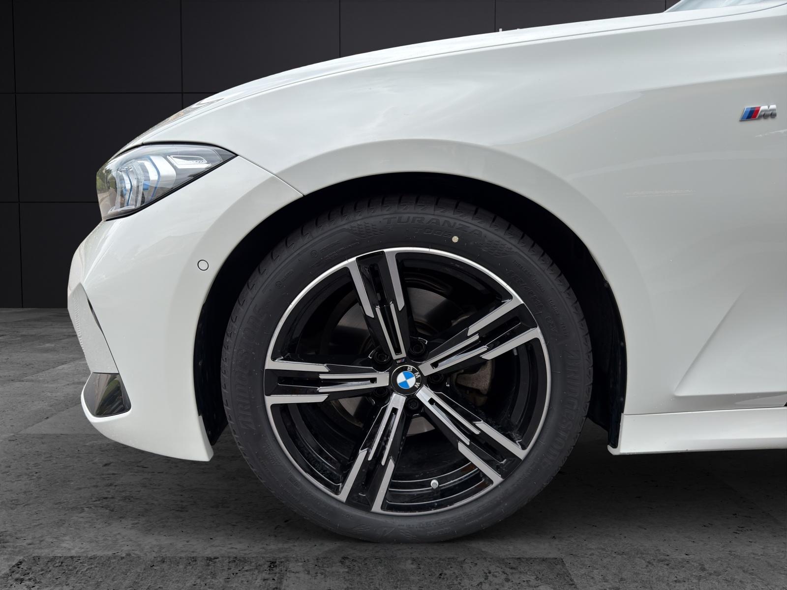BMW 320d xDrive Touring-image-4
