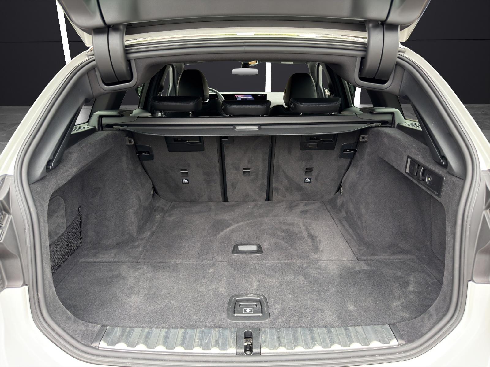 BMW 320d xDrive Touring-image-9