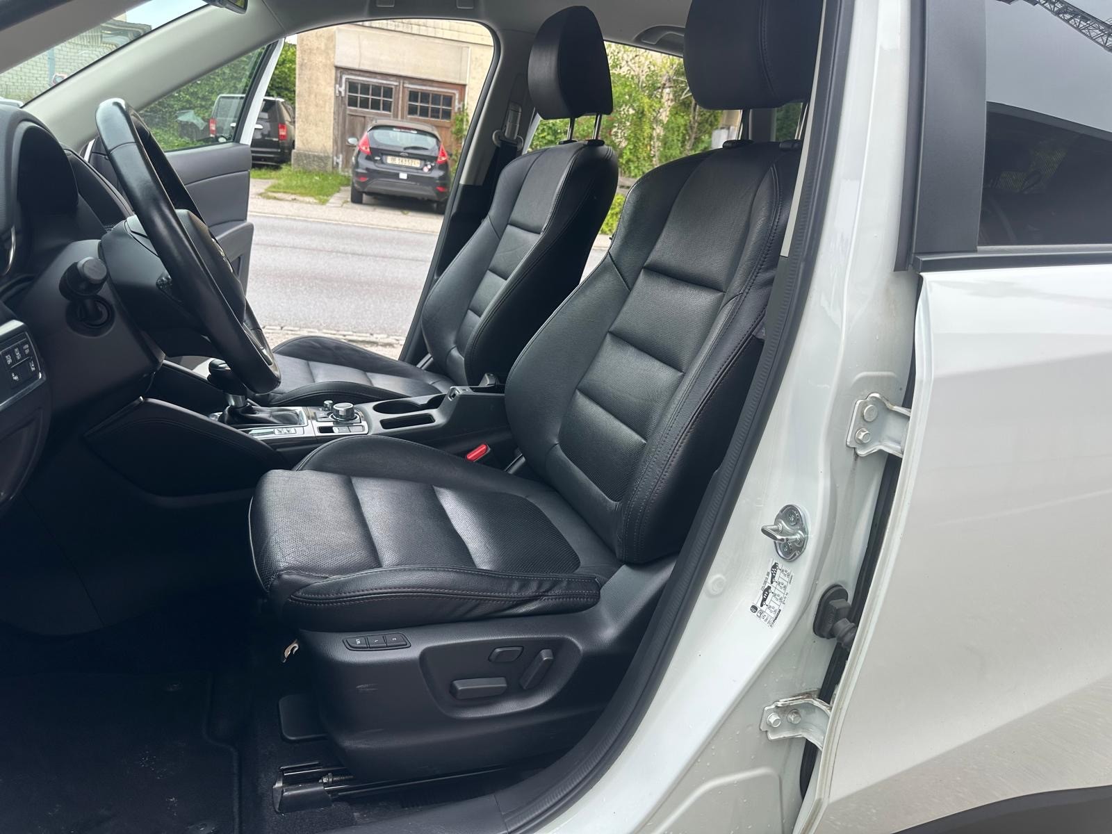 MAZDA CX-5 2.5 Revolution AWD Skyactive-G Automatic-image-8