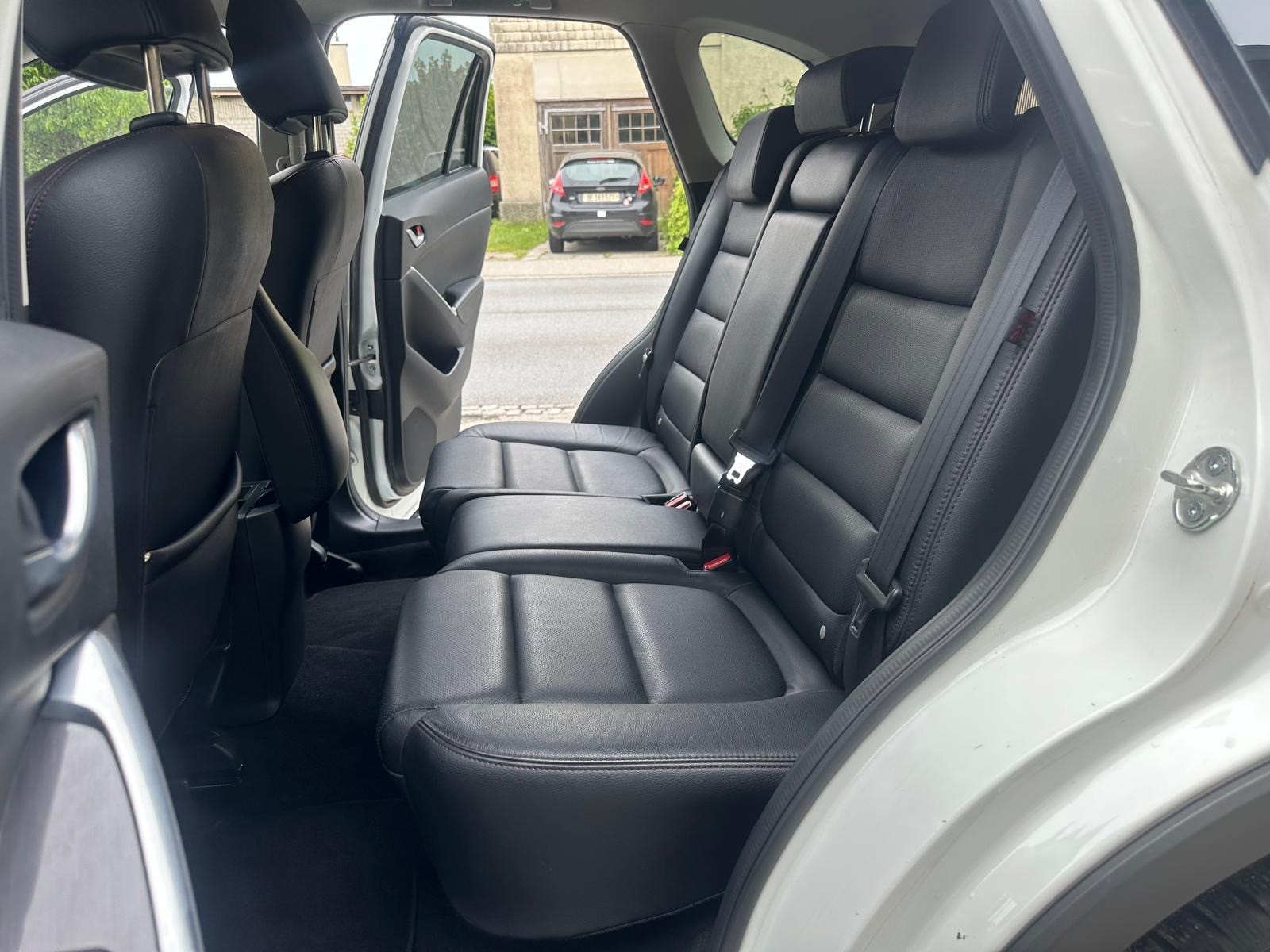 MAZDA CX-5 2.5 Revolution AWD Skyactive-G Automatic-image-10